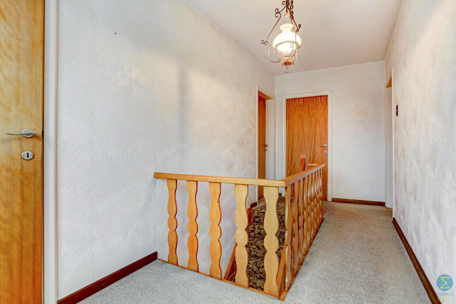 Te renoveren vrijstaande woning met 4 slpks op 898m² grond. foto 16
