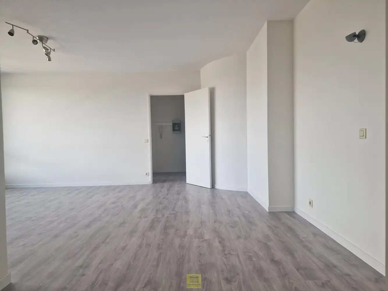 Instapklaar appartement te huur in Aalst – lichtrijk en rustig gelegen foto 8