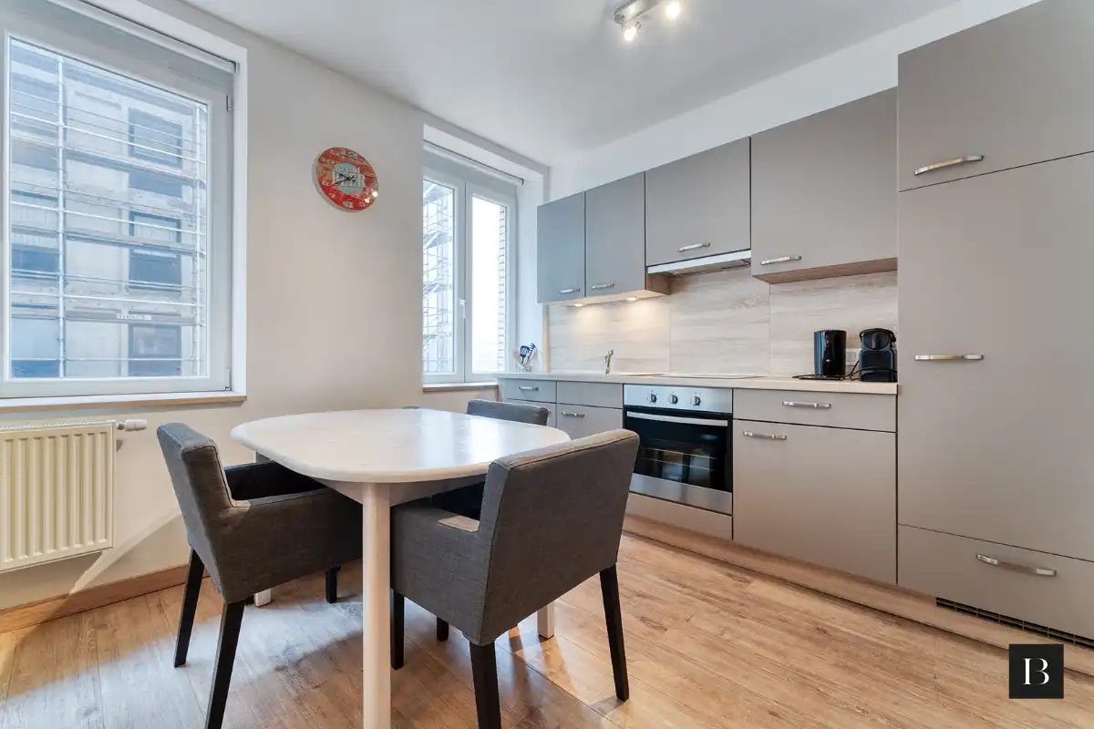 Instapklaar, totaal vernieuwd appartement met zijdelings zee- en havenzicht in Blankenberge foto 4