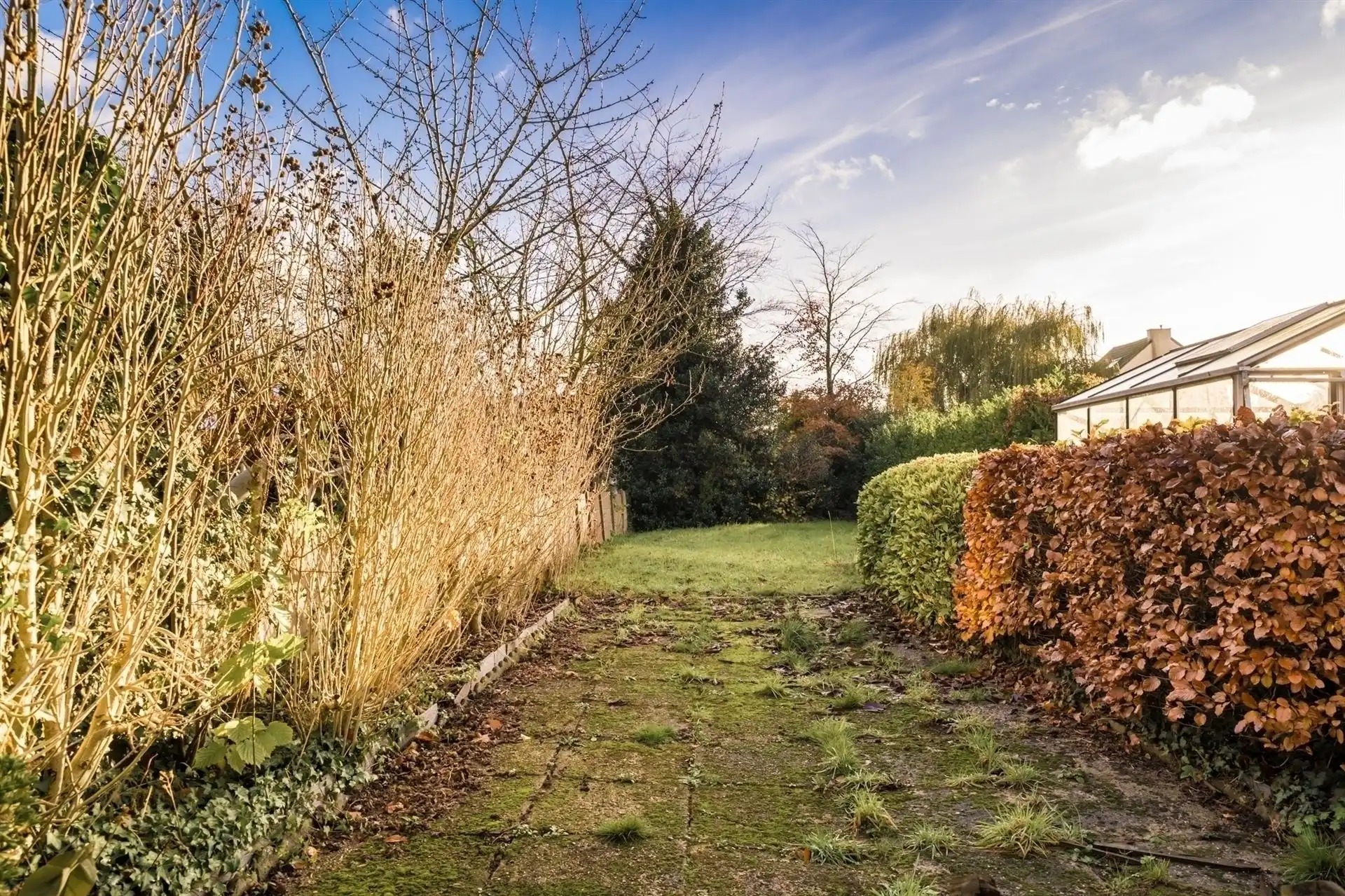 Te renoveren woning met 4 slpks en tuin. foto 21