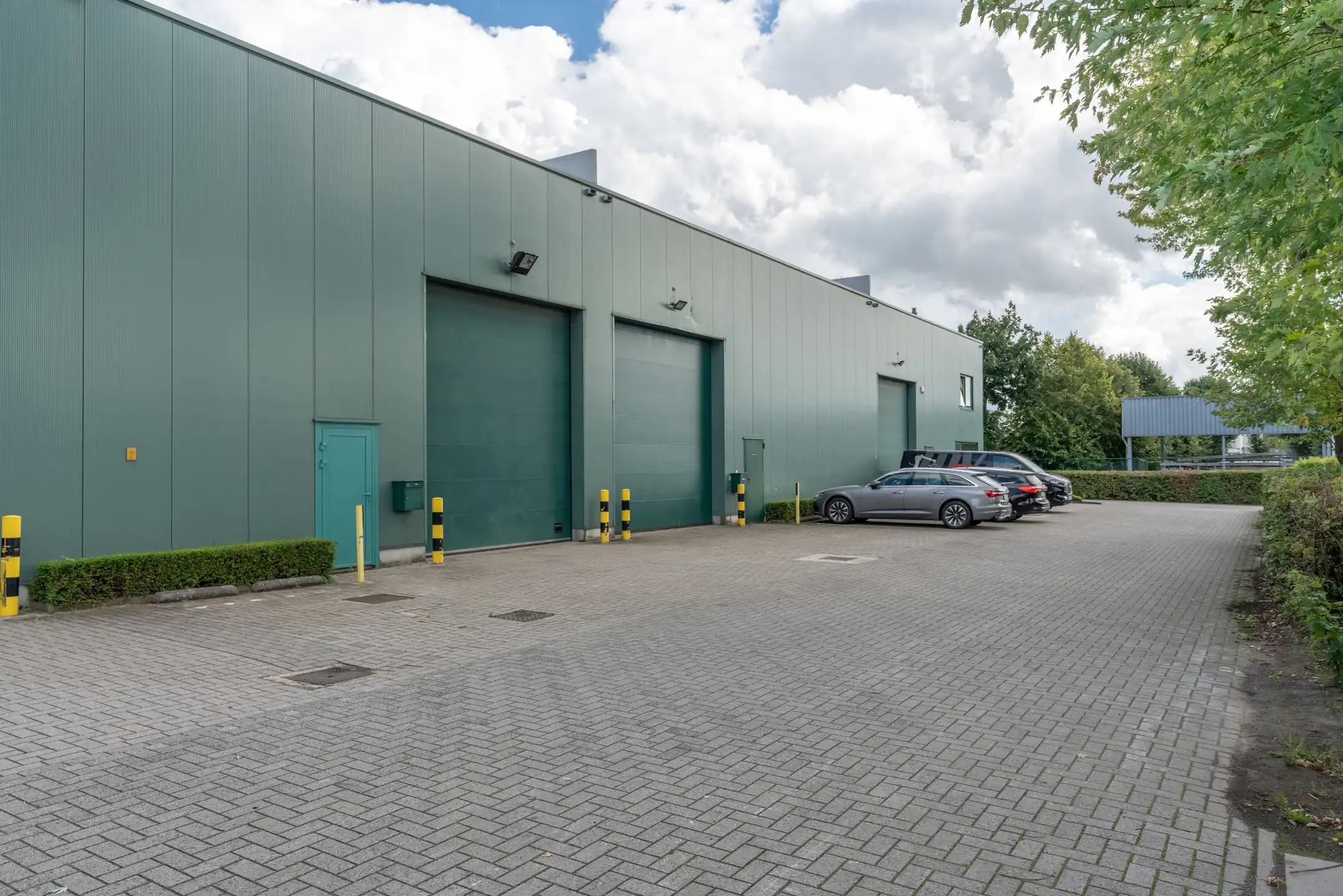 Goedgelegen KMO-unit met autostaanplaats te Lilsedijk Beerse foto 10