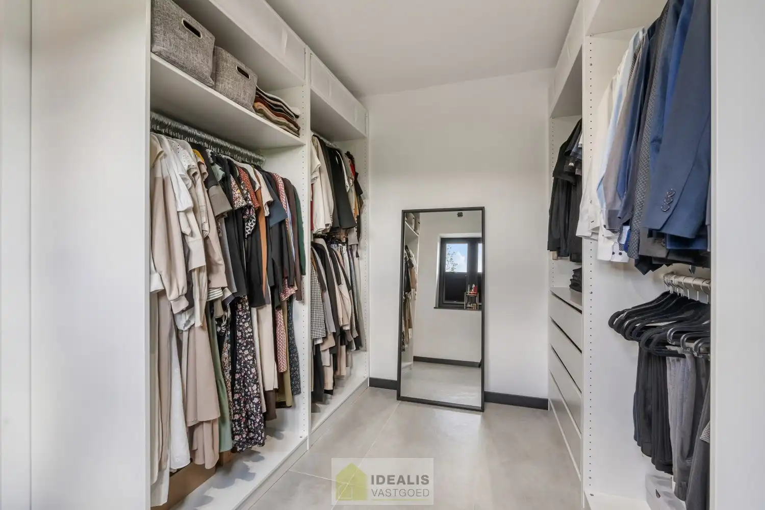 EEN BIJZONDER RIANTE WONING VAN MAAR LIEFST 302M² WOONOPPERVLAKTE OP EEN KNAP PERCEEL VAN 5A 90CA. foto 52