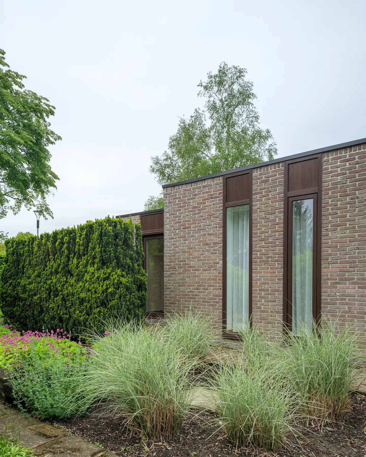 Architecturale woning in een rustige residentiële buurt  foto 15