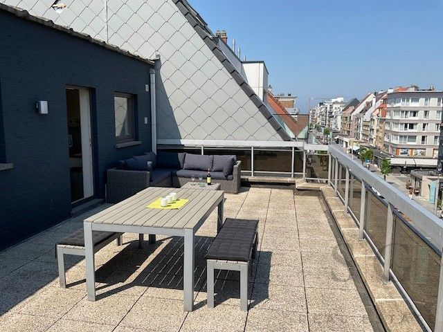 Unieke penthouse met 2 terrassen in hartje Koksijde – op wandelafstand van het strand foto 13