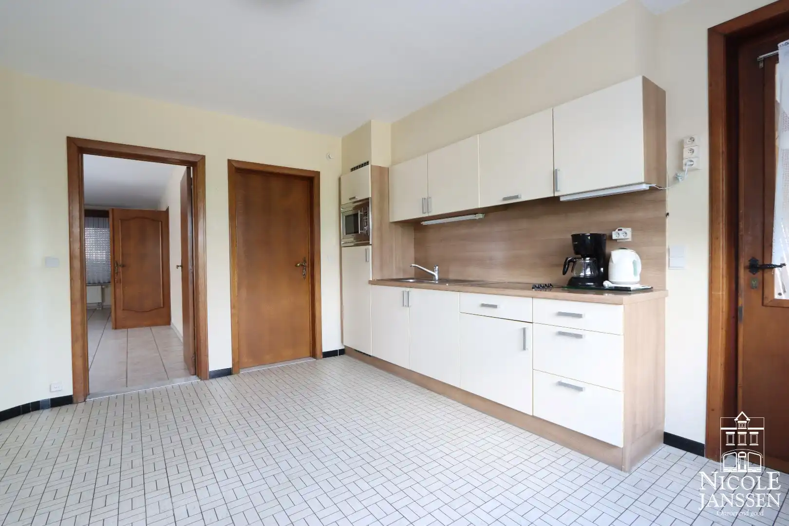 Gelijkvloerse verzorgde woning nabij het centrum van Maaseik foto 7