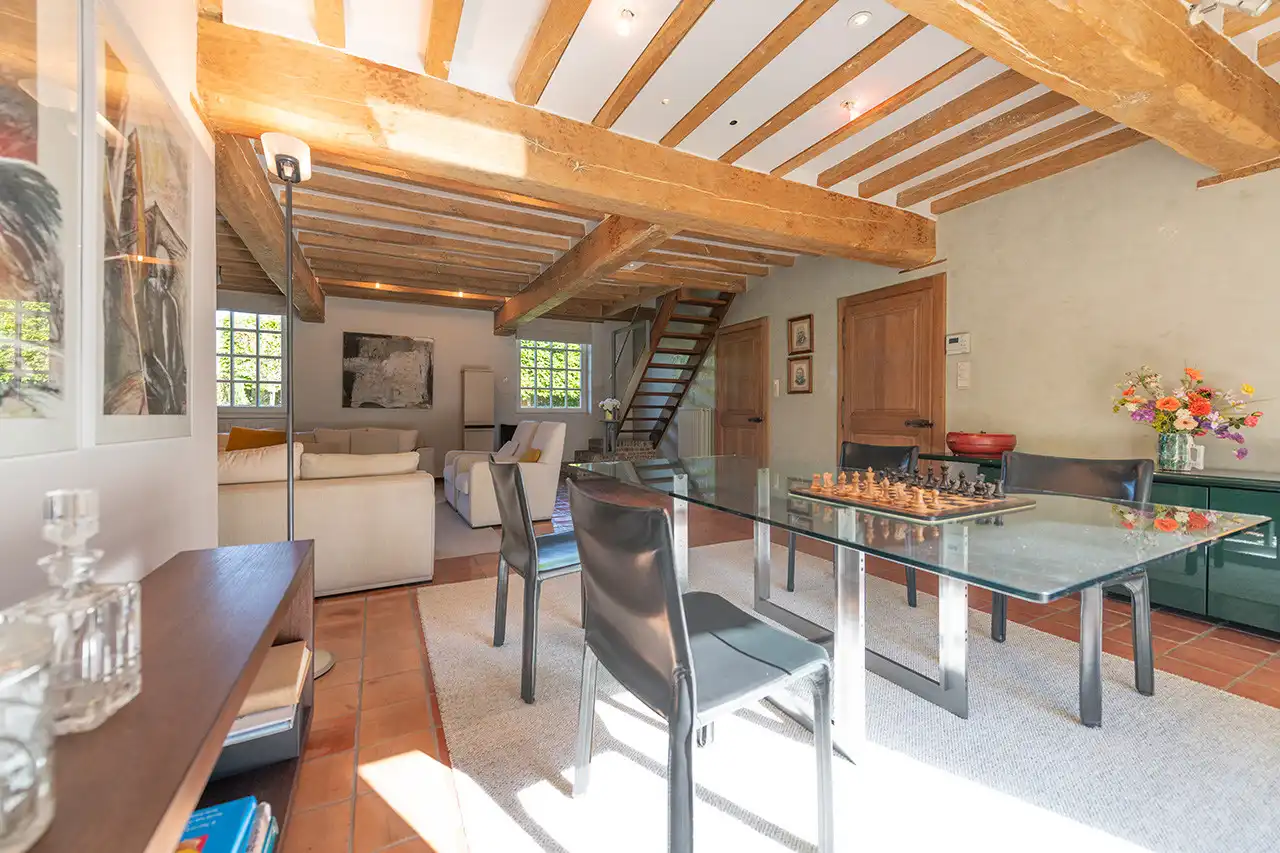 Woning met 4 slaapkamers op een perceel van 15a foto 2