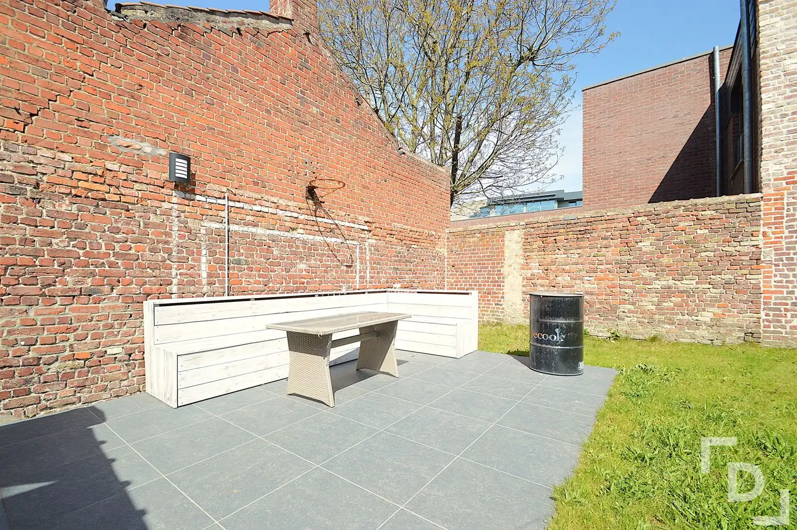 Volledig gerenoveerde, karaktervolle woning met tuin in Ieperse stadscentrum foto 20