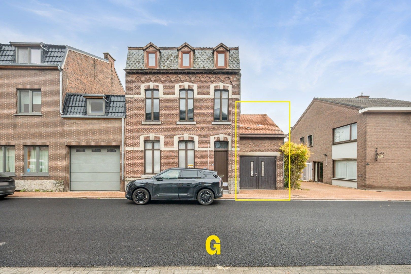 VERKOCHT - Karaktervolle te renoveren herenwoning met tuin en garage op wandelafstand van het centrum foto 25