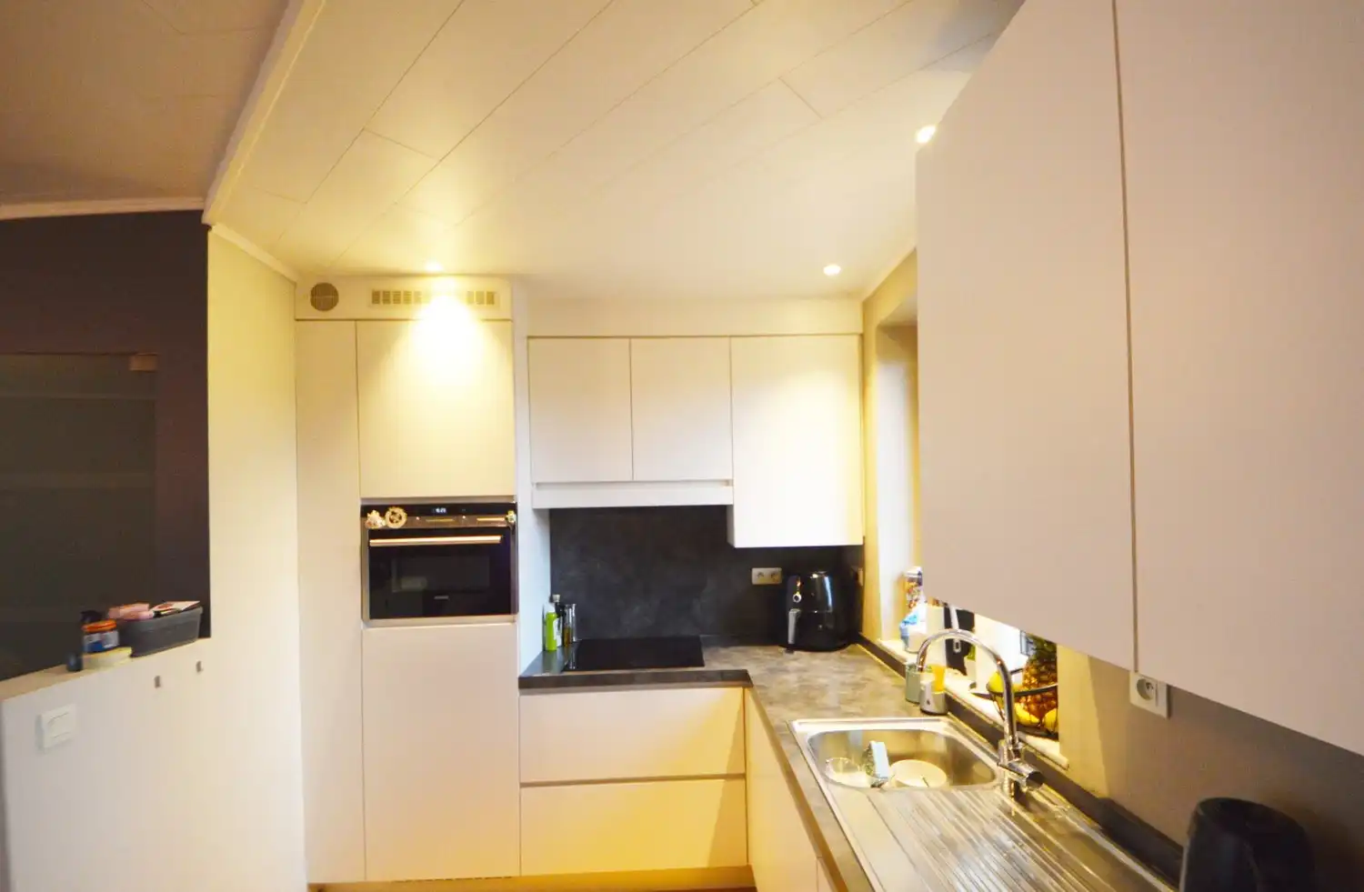 INSTAPKLARE WONING MET GARAGE EN 2 SLAAPKAMERS foto 13
