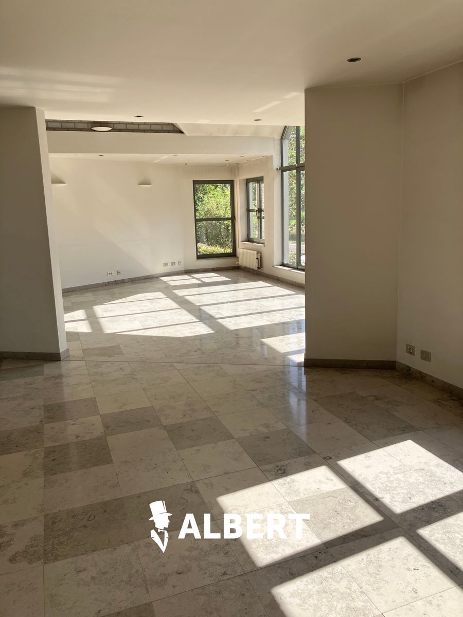 Ruim duplex appartement in Bilzen-Hoeselt te huur! foto 9