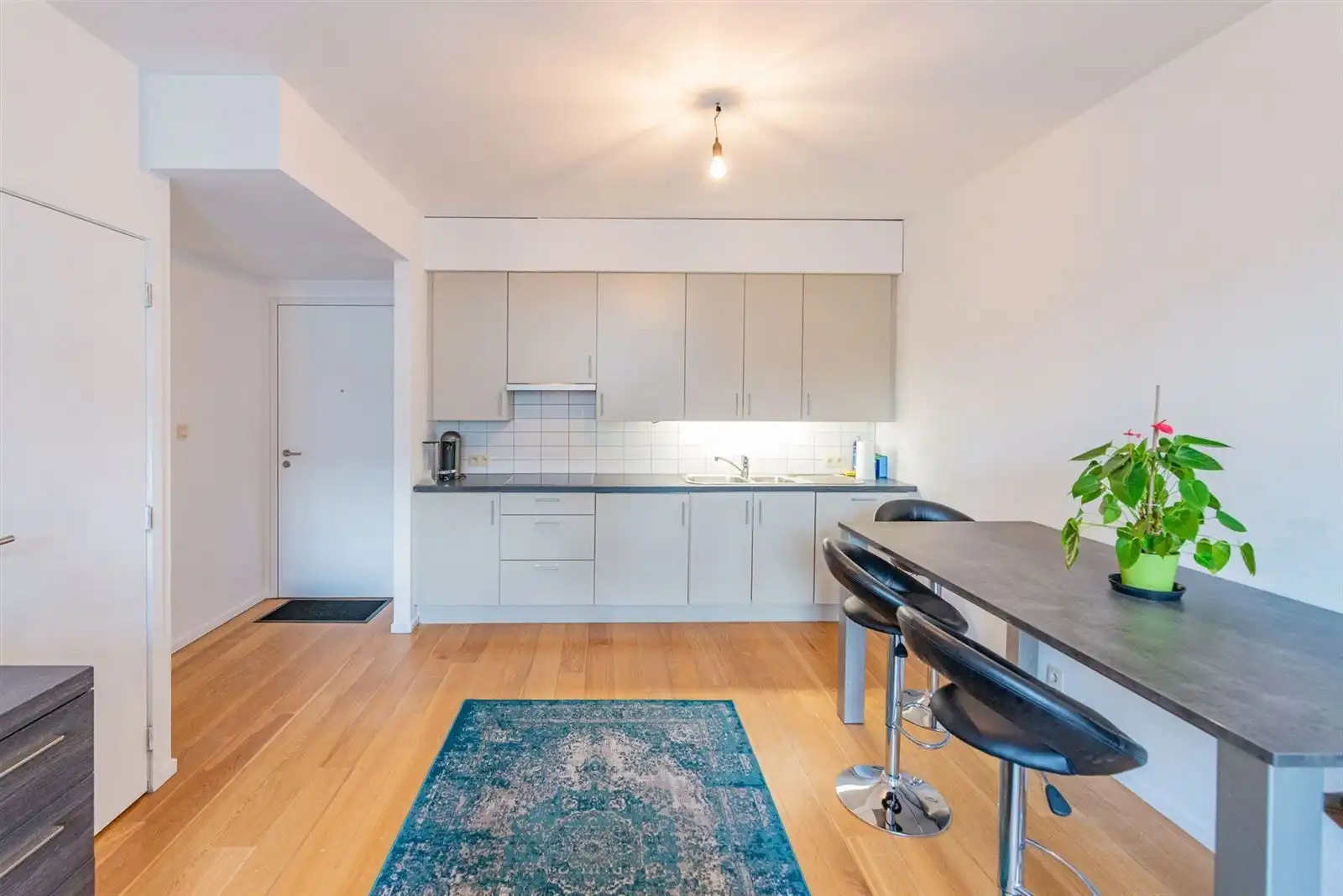Appartement met 1 slaapkamer, parking en kelder foto 7