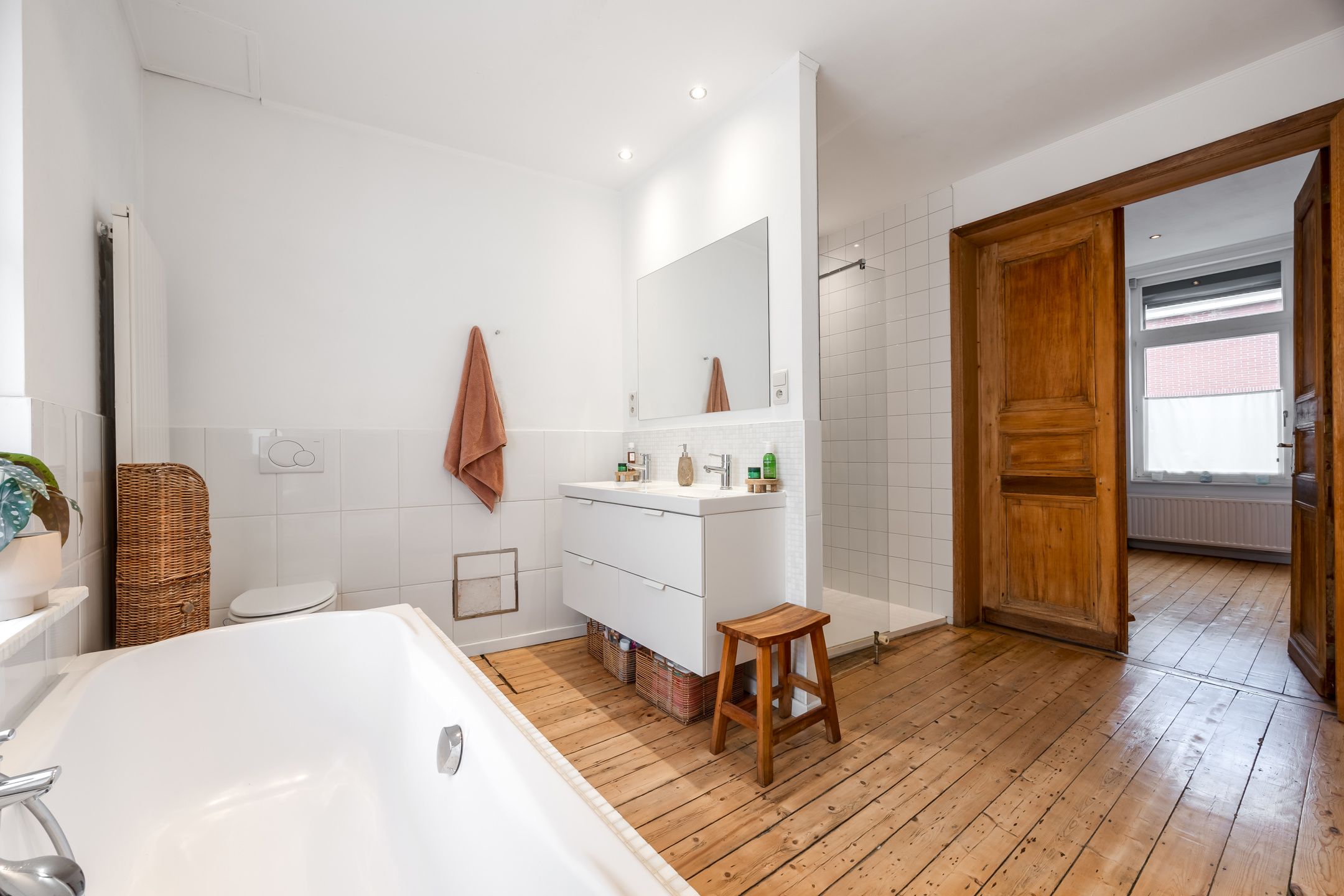 Instapklare charmante burgerwoning in heel leuke buurt !  foto 17