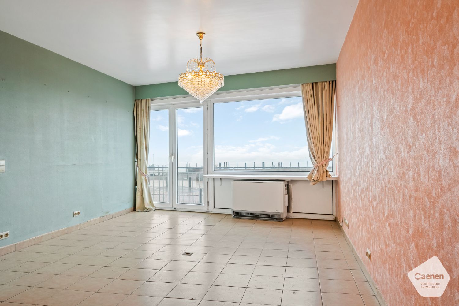 Te renoveren appartement met 1 slaapkamer en prachtig frontaal zeezicht. foto 8