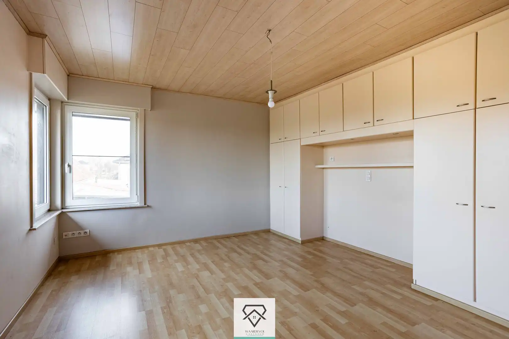 Moderne instapklare villa te koop met zonnige tuin foto 14