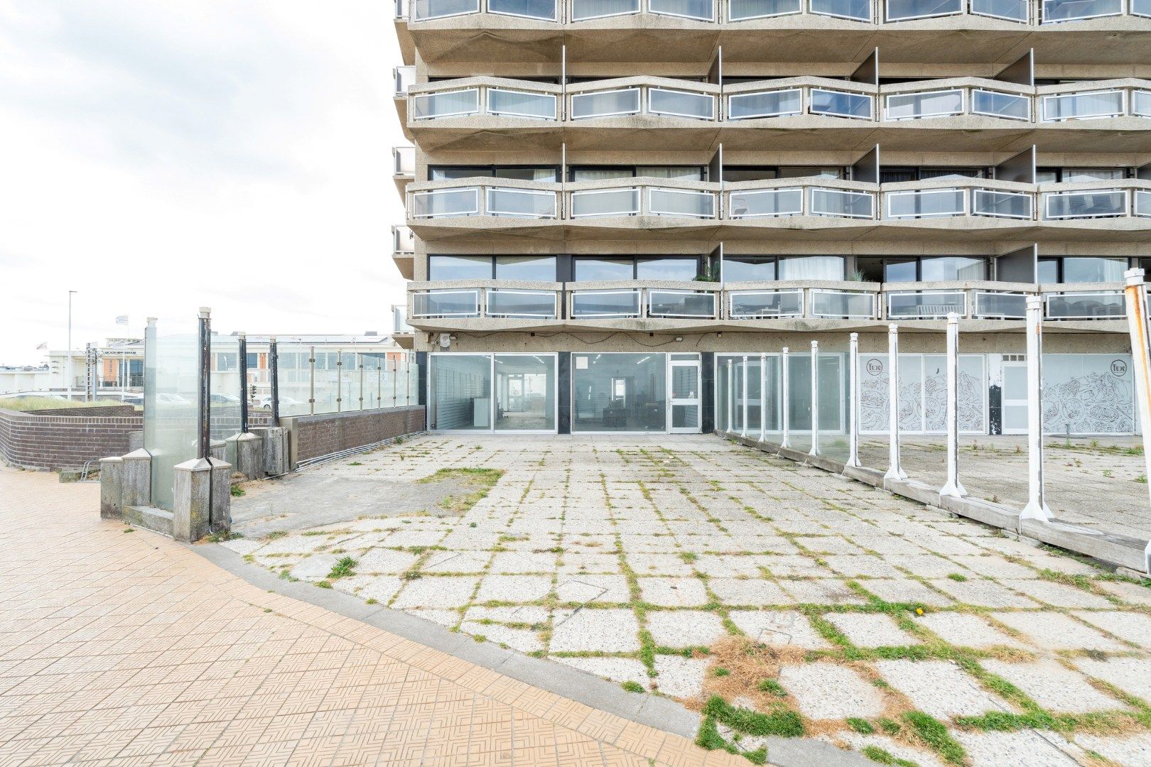 HANDELSPAND OP TOPLOCATIE foto {{pictureIndex}}