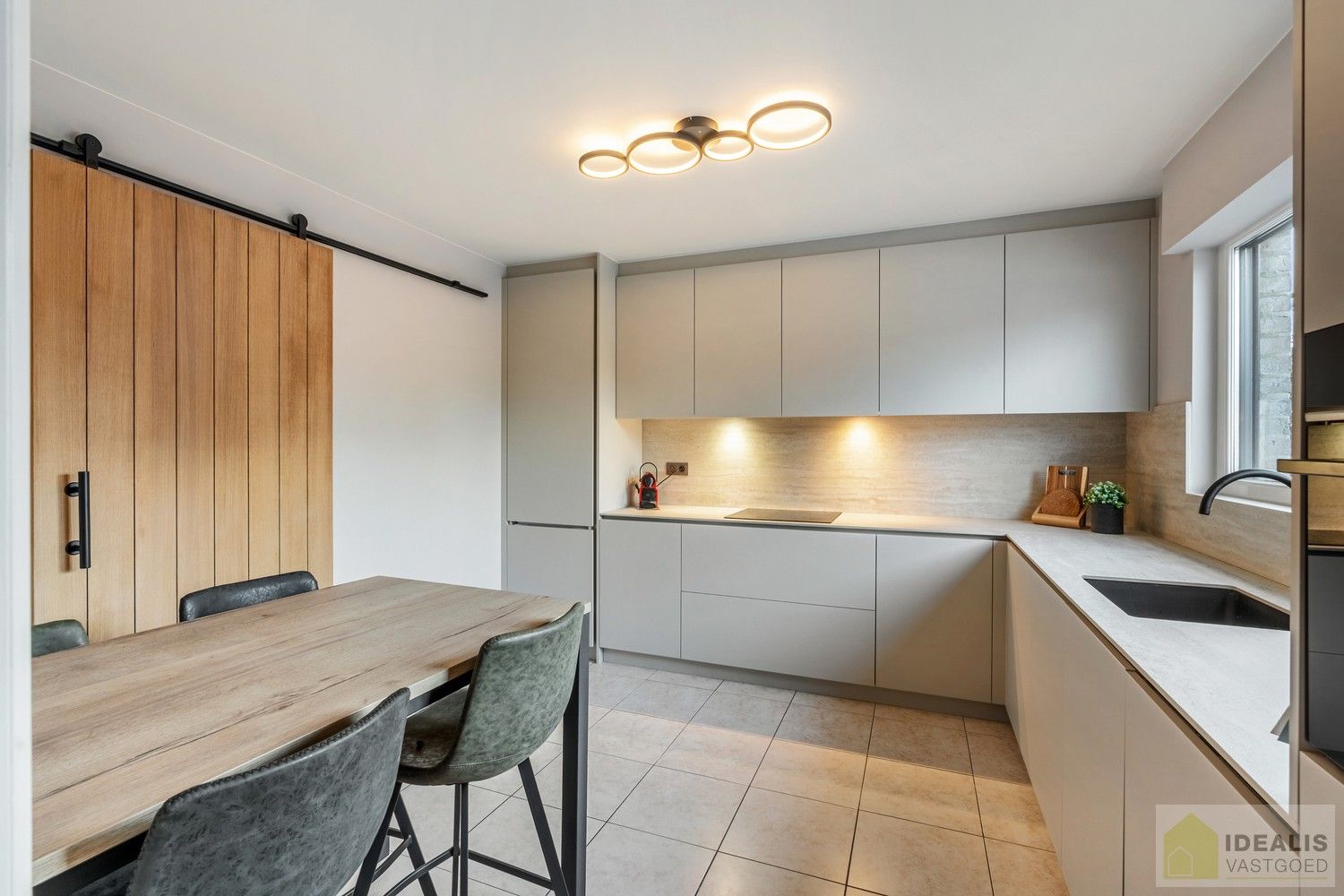 PERFECT ONDERHOUDEN GELIJKVLOERS APPARTEMENT MET MAAR LIEFST 3 SLAAPKAMERS VLAKBIJ HET BRUISENDSE CENTRUM VAN HEUSDEN-ZOLDER foto 13