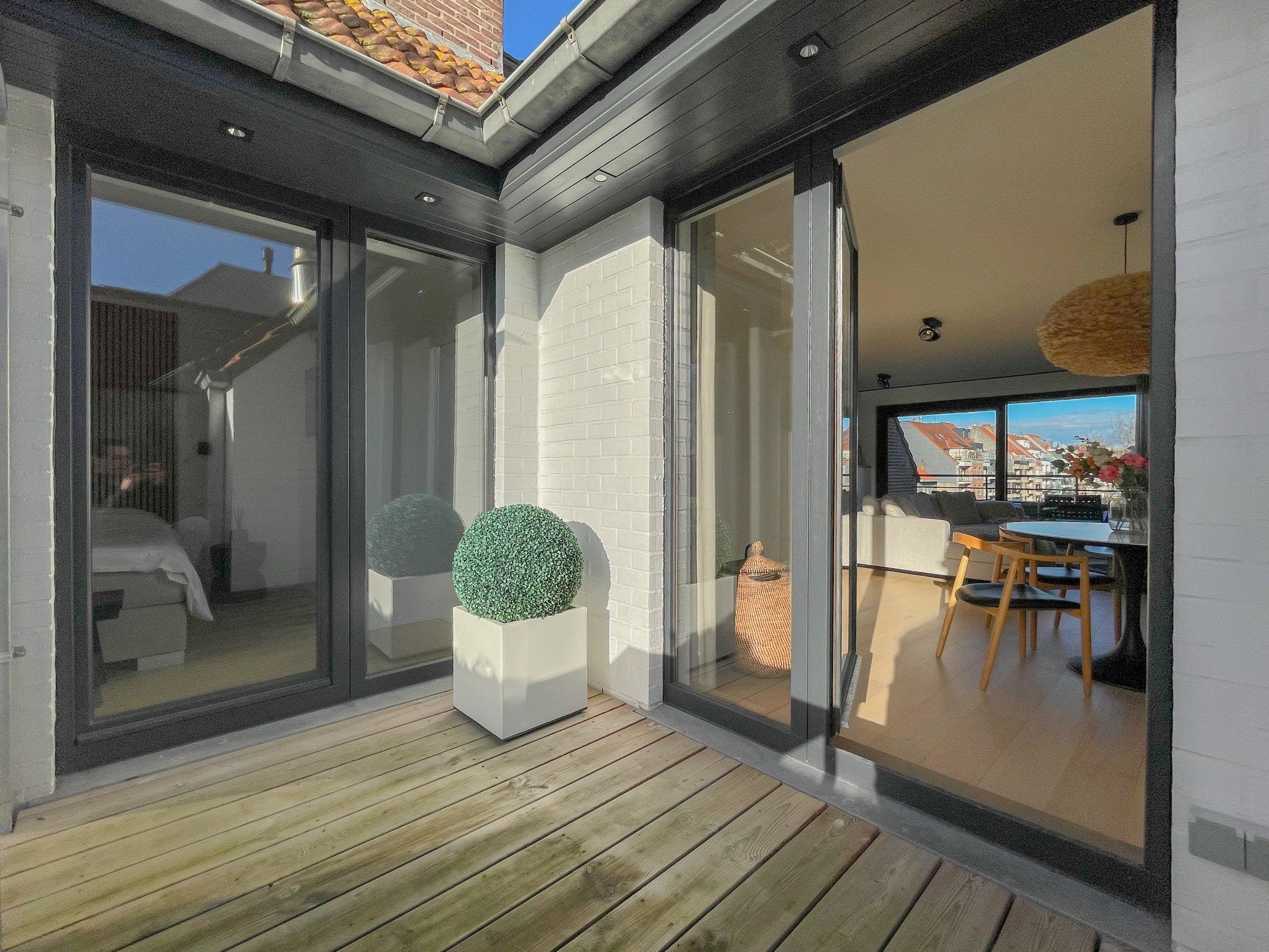 EXCLUSIEF TE KOOP: Lichtrijk appartement met twee ruime terrassen en een prachtig open zicht gelegen in een kleinschalige residentie. foto 10