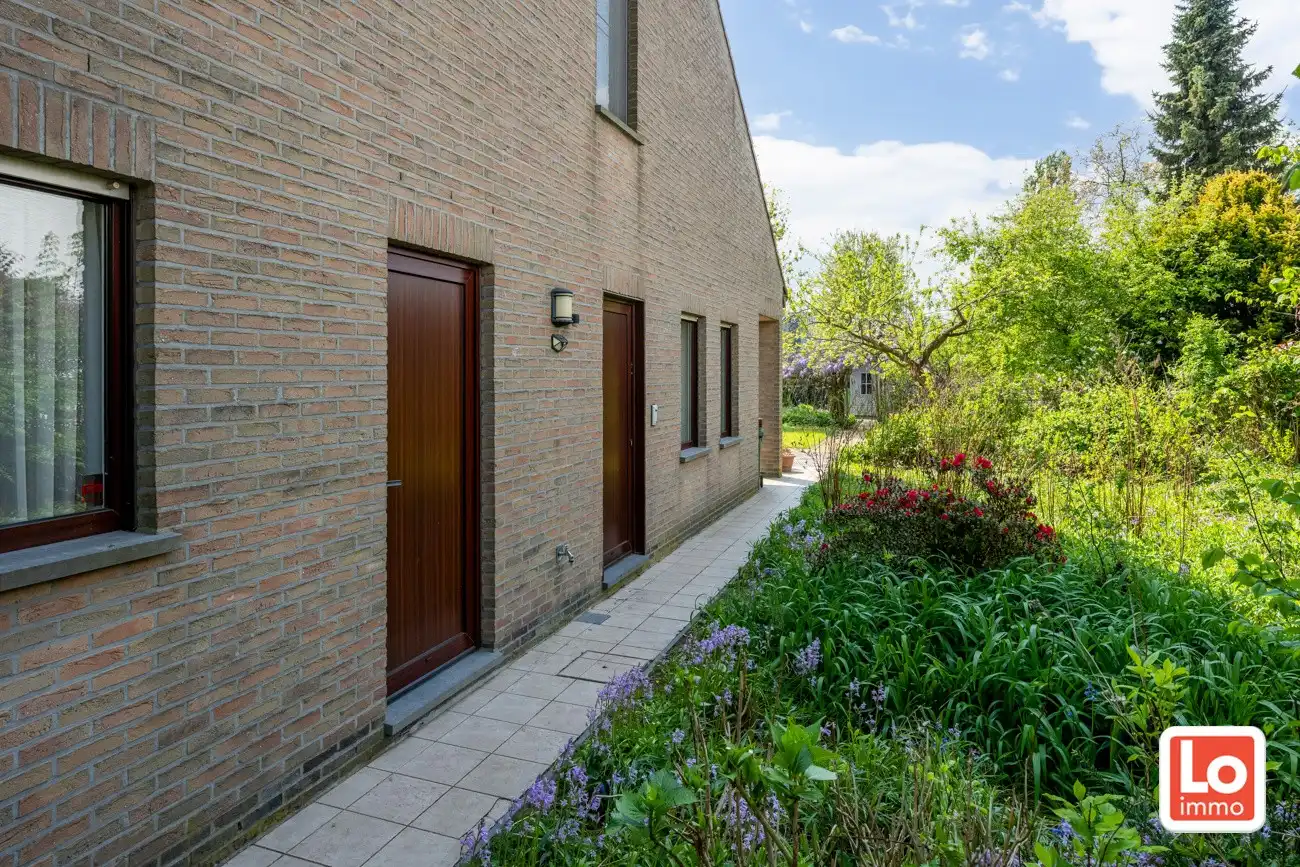 Degelijke open (kangoeroe)woning met inpandige garage en gezellige zuidwest georiënteerde tuin op een rustige locatie nabij het centrum van Lochristi! foto 33