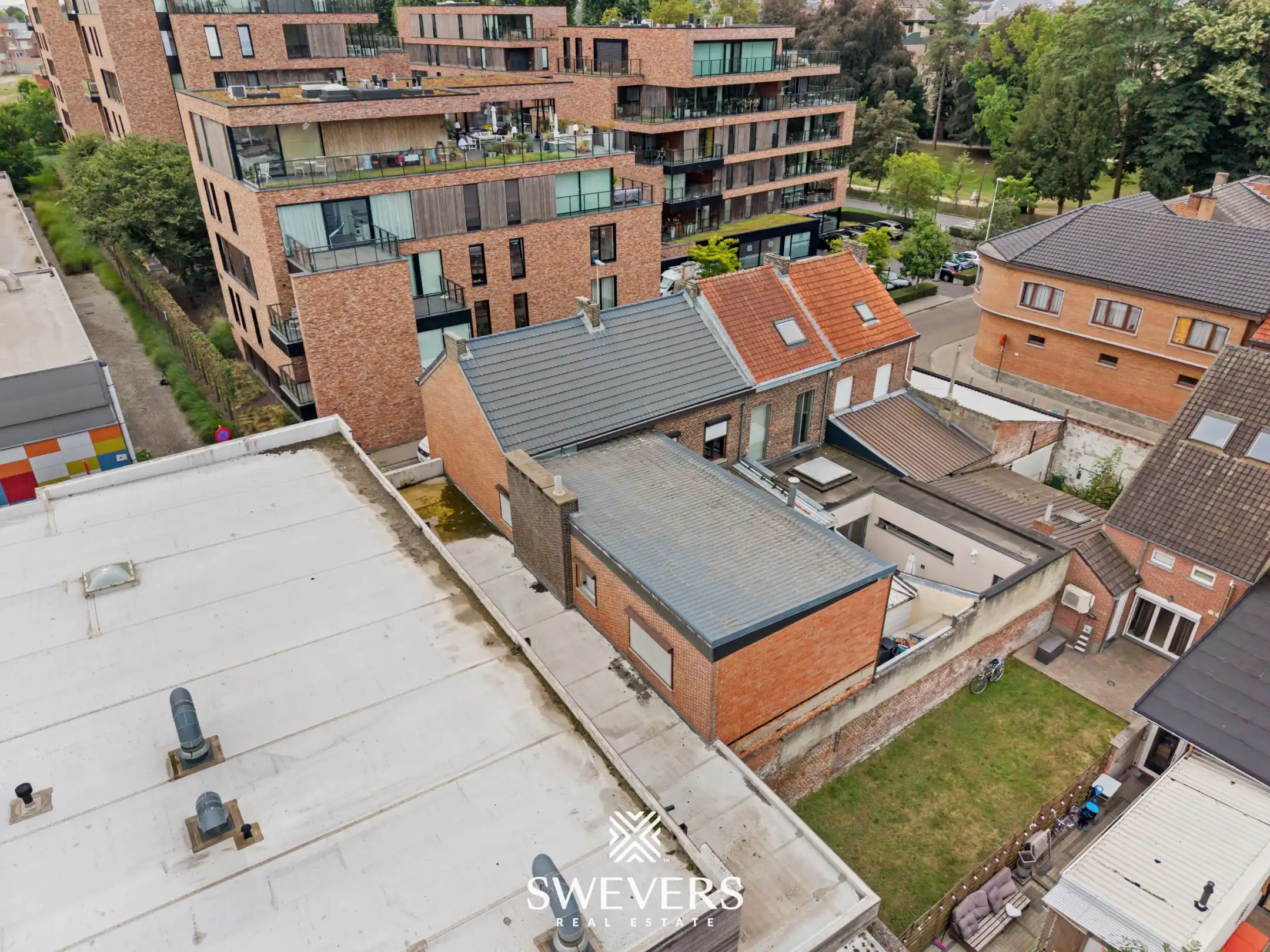 223 m² woonruimte met uitzonderlijke garage van ca. 100 m² nabij centrum foto 25