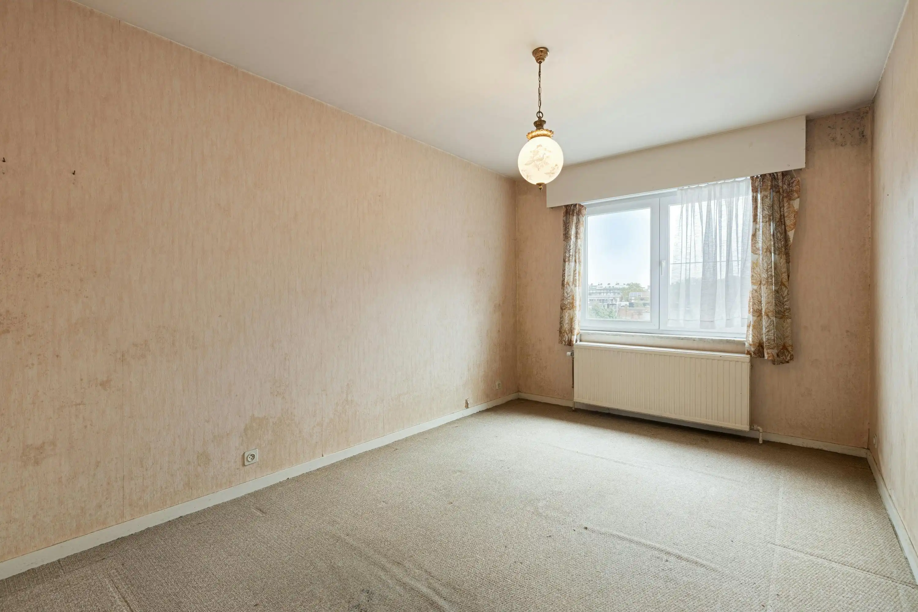 Te renoveren appartement op 4de verdieping te Deurne-zuid! foto 8