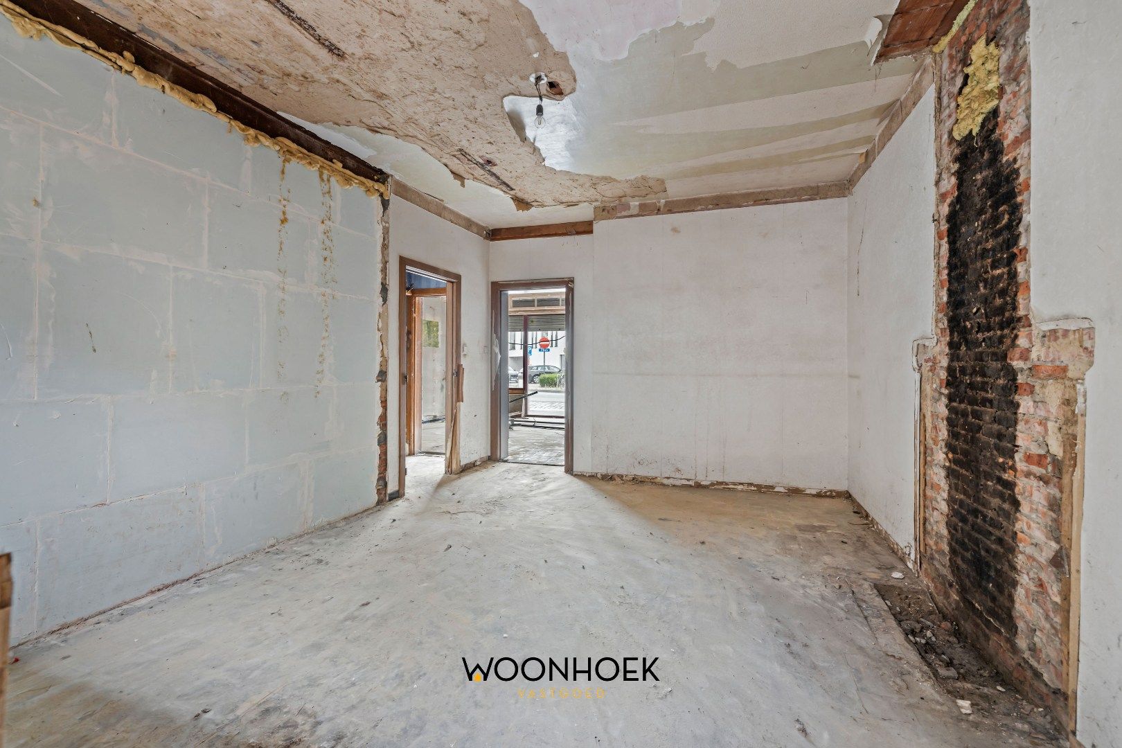 Ruime, te renoveren woning met diverse mogelijkheden foto 7
