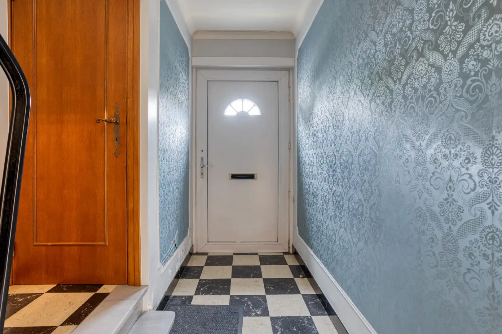 Te renoveren woning met garage en tuin in het centrum van Wevelgem! foto 10