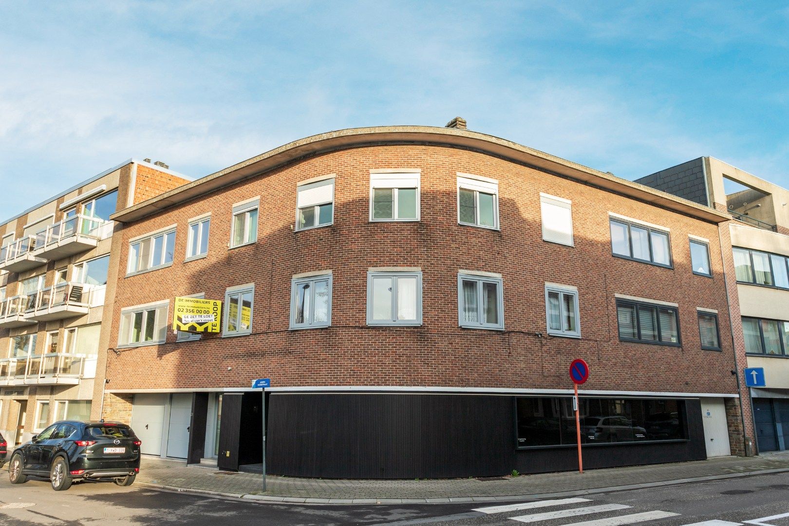 Instapklaar 2k-app in het centrum van Halle, met balkon en kelder foto 19