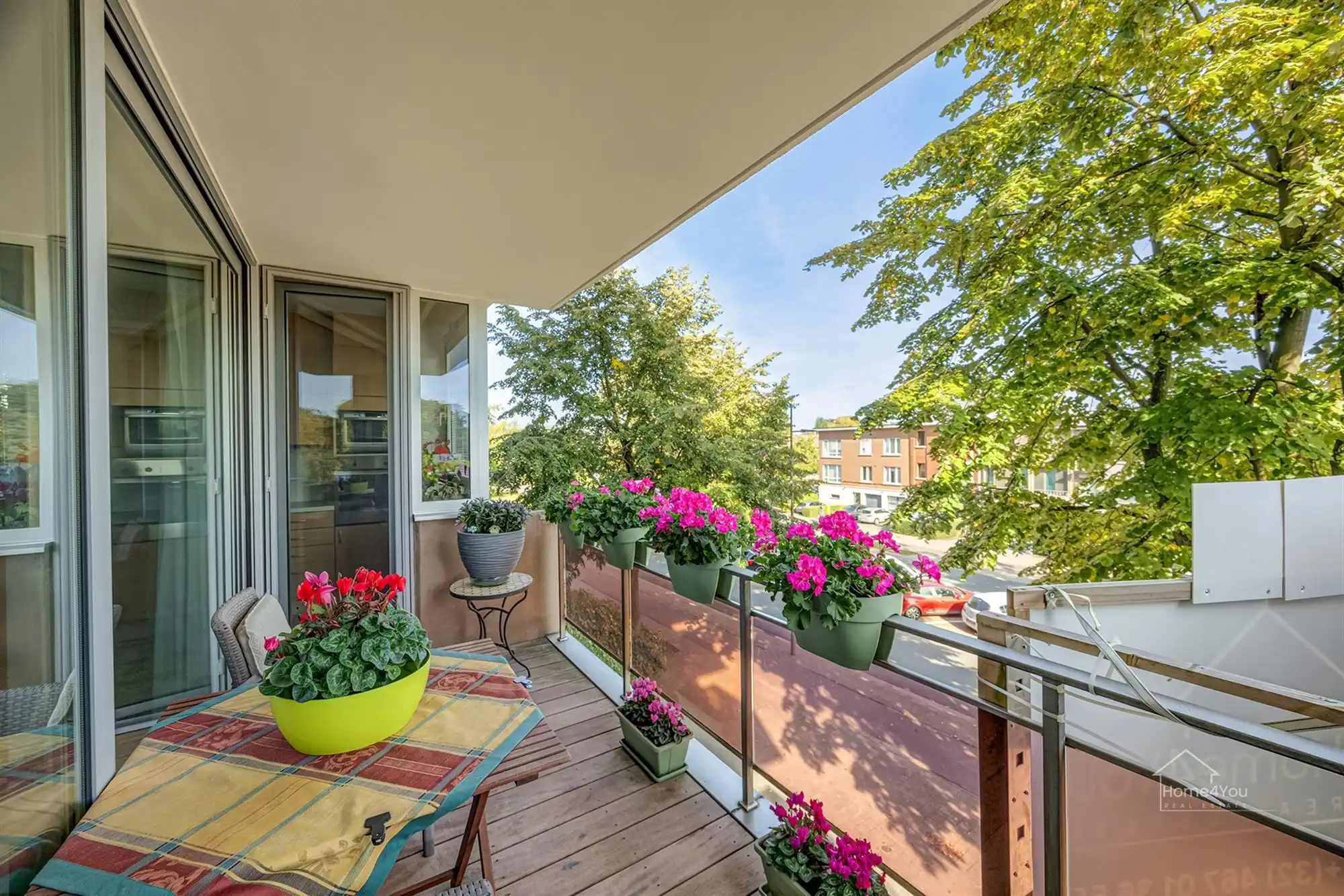 Instapklaar 2-Slaapk Appartement, terras en garagebox foto 15