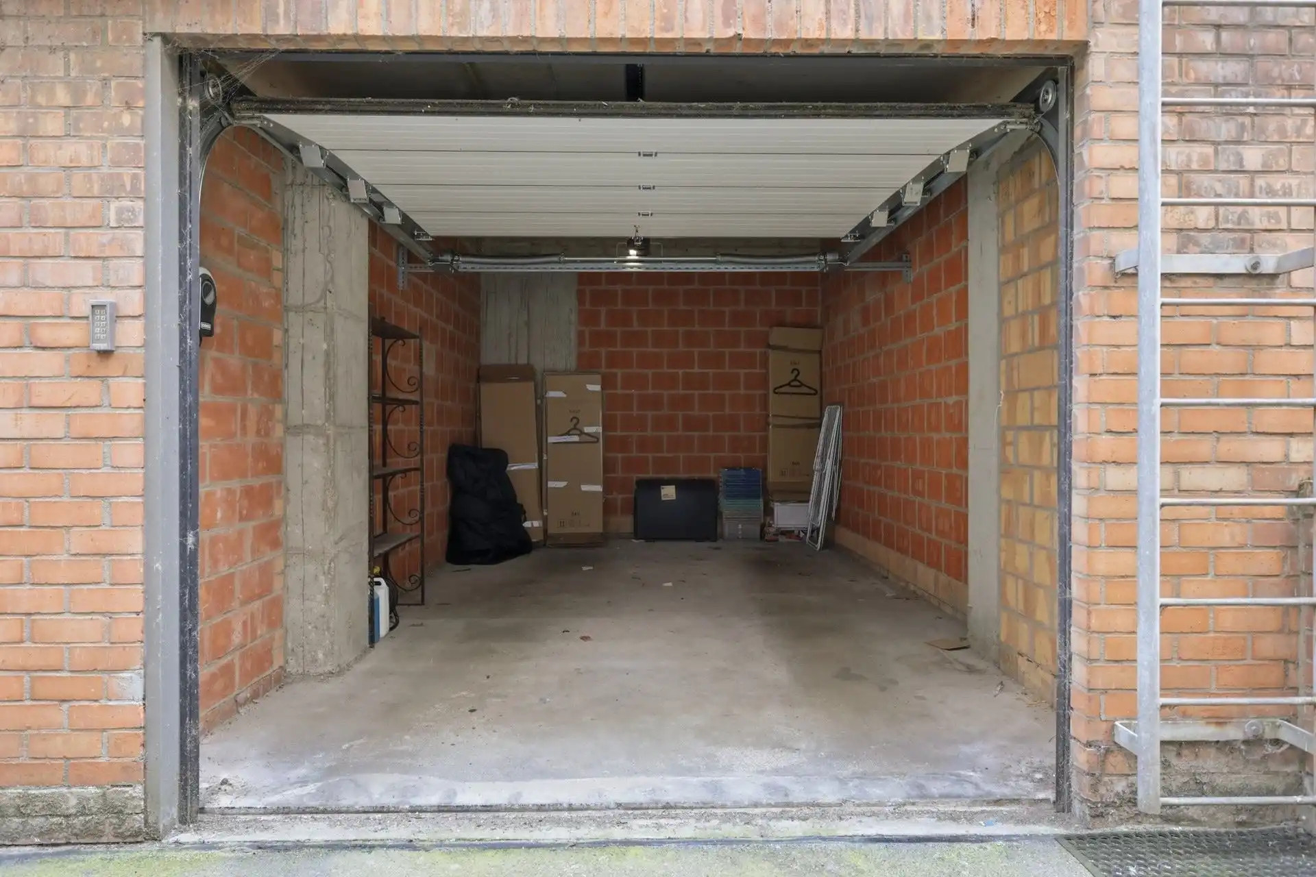 LUXUEUS / MOG. TOT GARAGEBOX foto 44