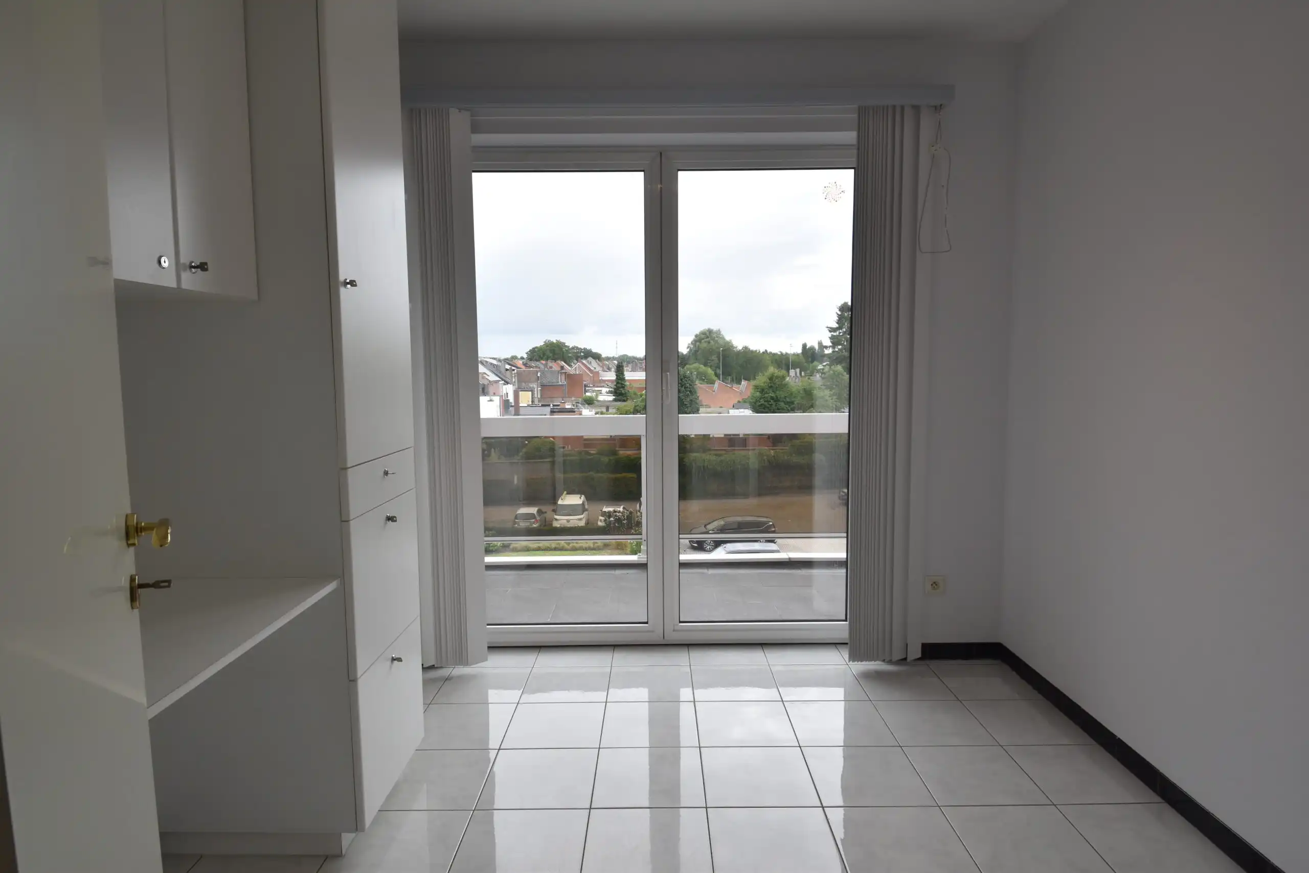 Ruim, lichtrijk en instapklaar appartement met 3 slaapkamers, terras én uitgebreide parkeermogelijkheden foto 11