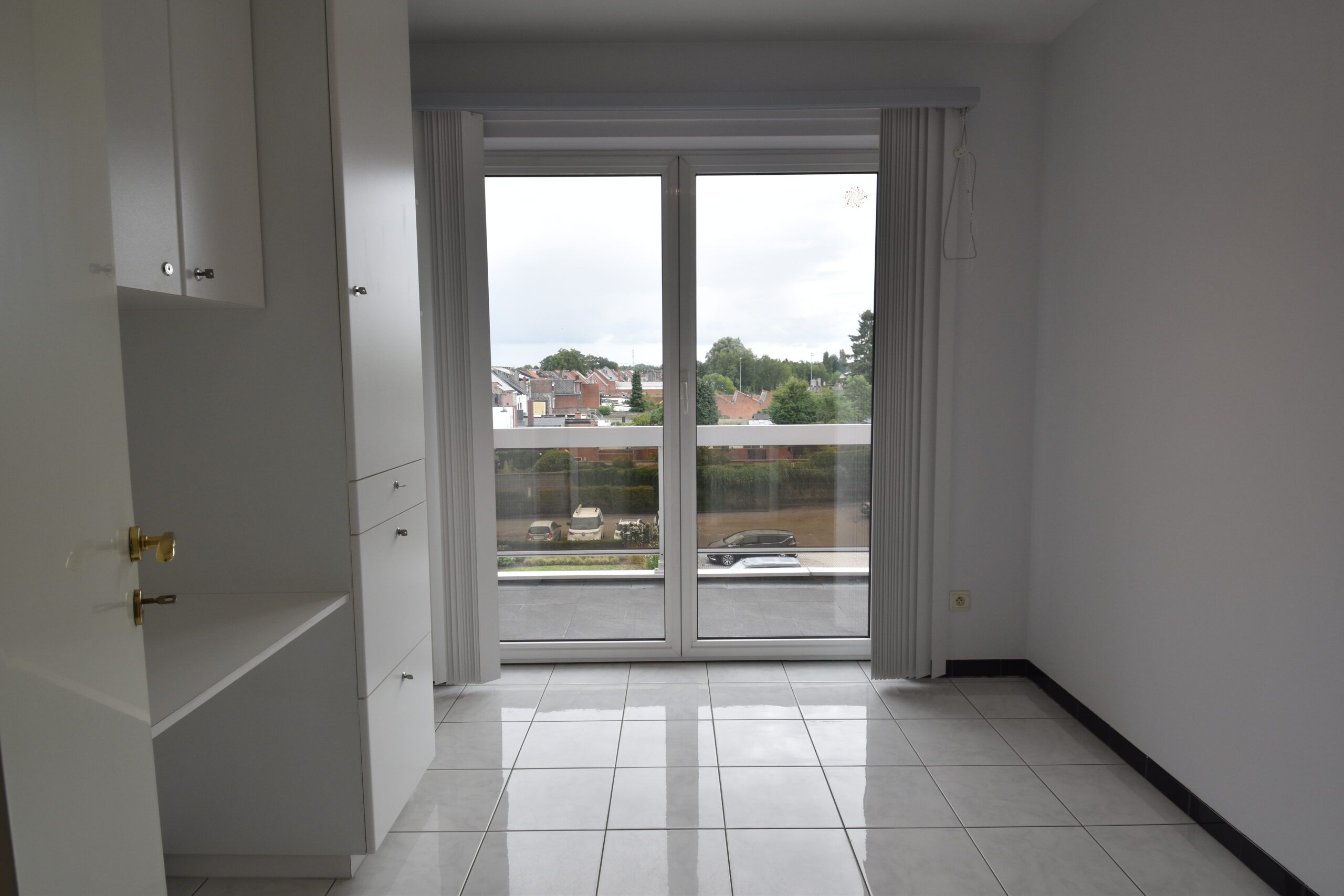 Stijlvol en ruim appartement met 3 slaapkamers en zonnig terras. foto 15