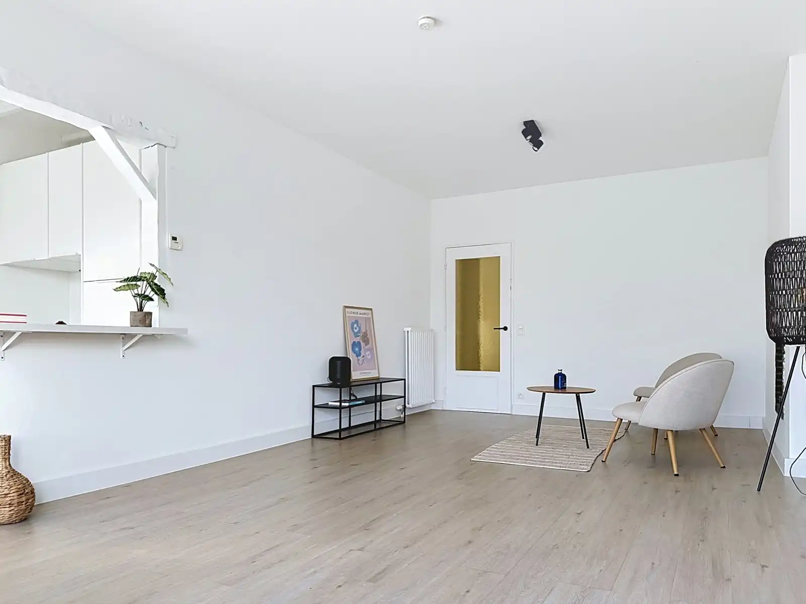 Instapklaar appartement met 3 kamers op een toplocatie! foto 9