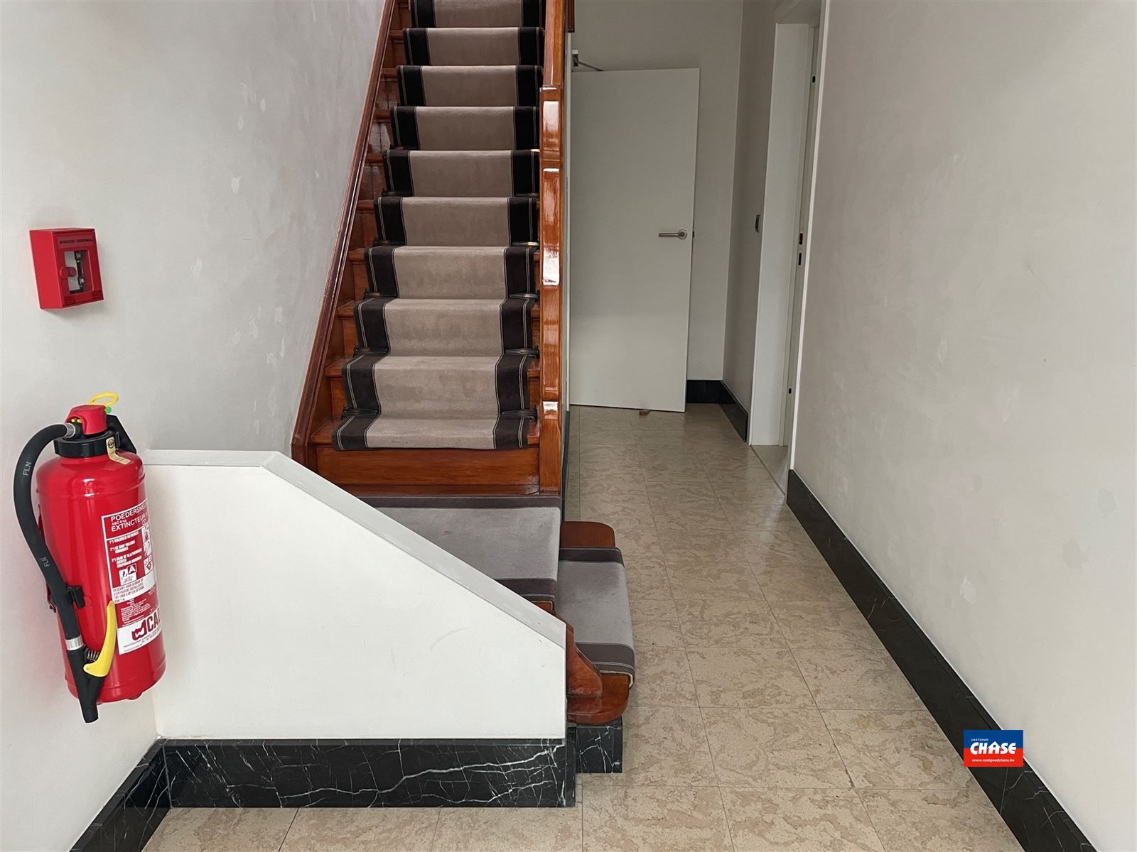 Gelijkvloersappartement met één slaapkamer, prachtige tuin en grote kelder foto 18