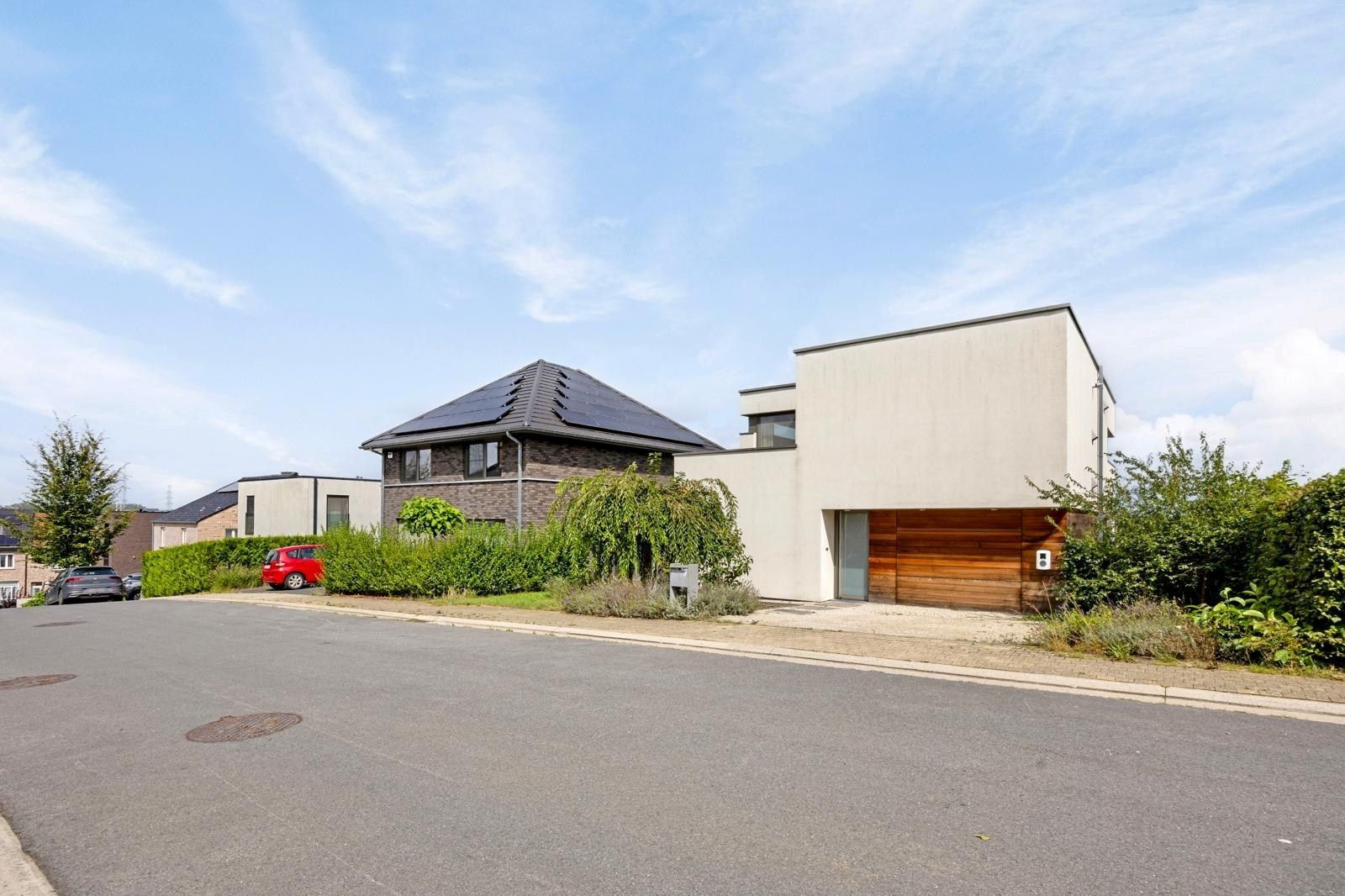 RECENTE VILLA MET 5 SLAAPKAMERS + 2 BADKAMERS ! foto 3