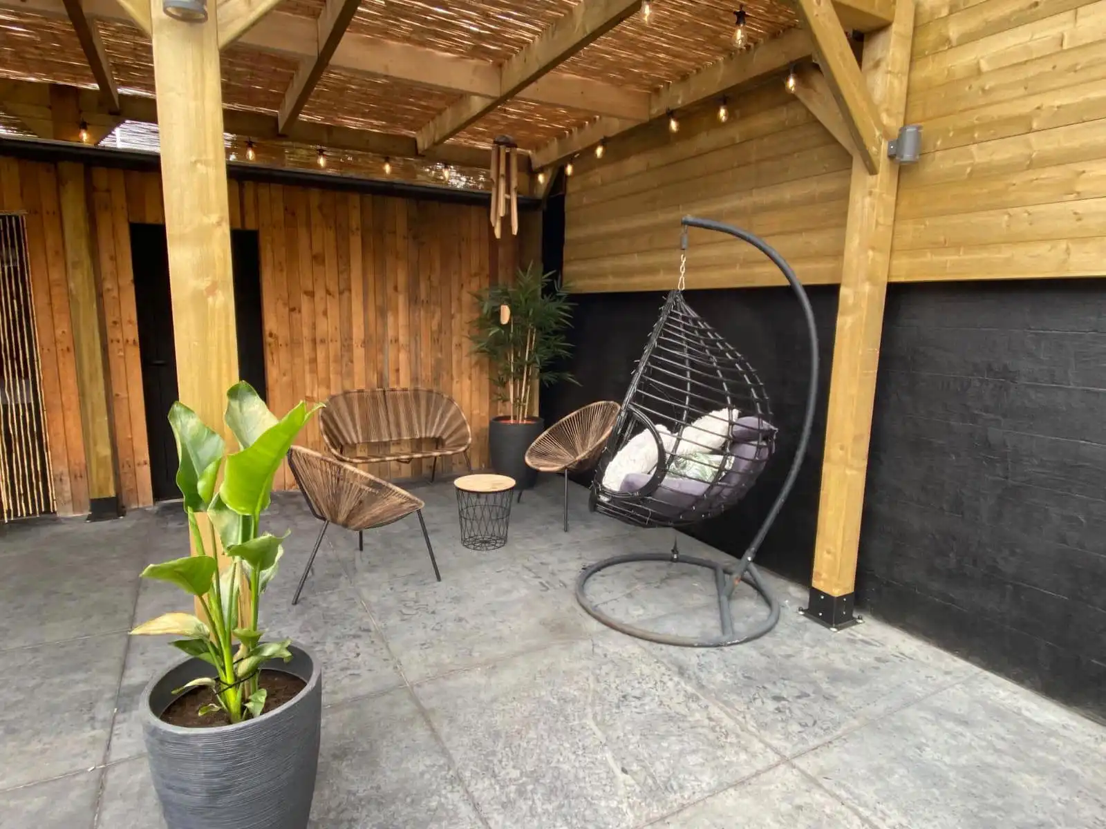 Gerenoveerde woning met riante leefkeuken, 3 slaapkamers, garage en gezellige tuin in rustige buurt foto 15