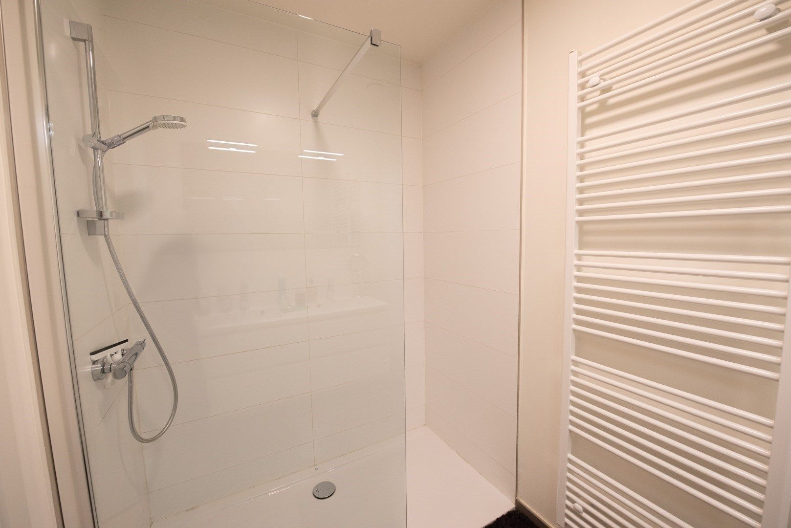 Instapklaar, luxueus, recent appartement in Park De Borchgrave te Olsene foto 14