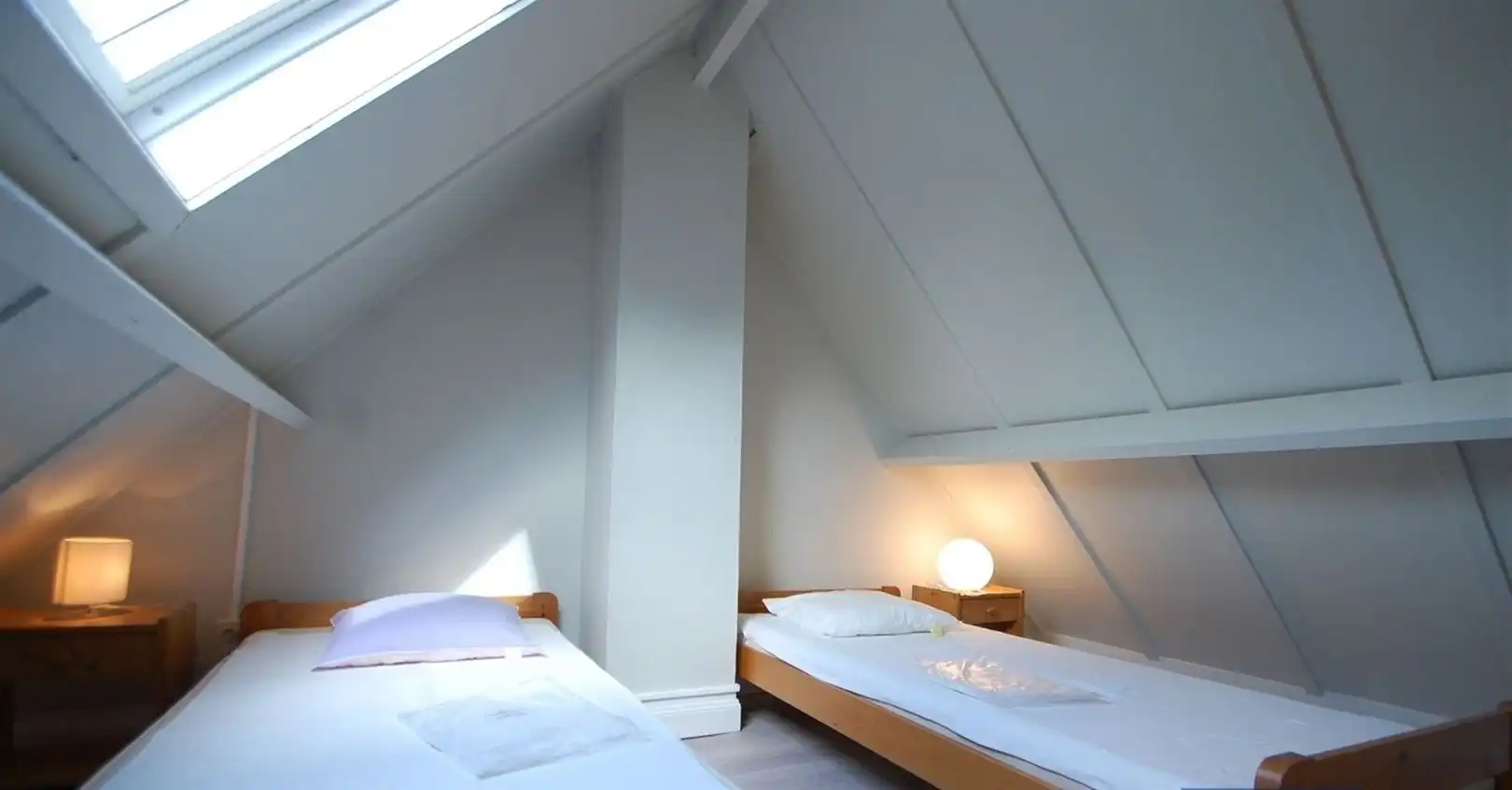 Mooie zonnige woning met 3 slaapkamers en grote tuin in perfecte staat foto 6