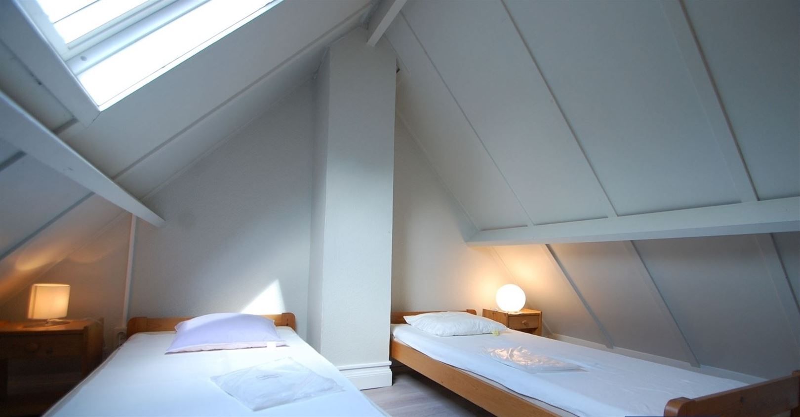 Mooie zonnige woning met 3 slaapkamers en grote tuin in perfecte staat foto 6