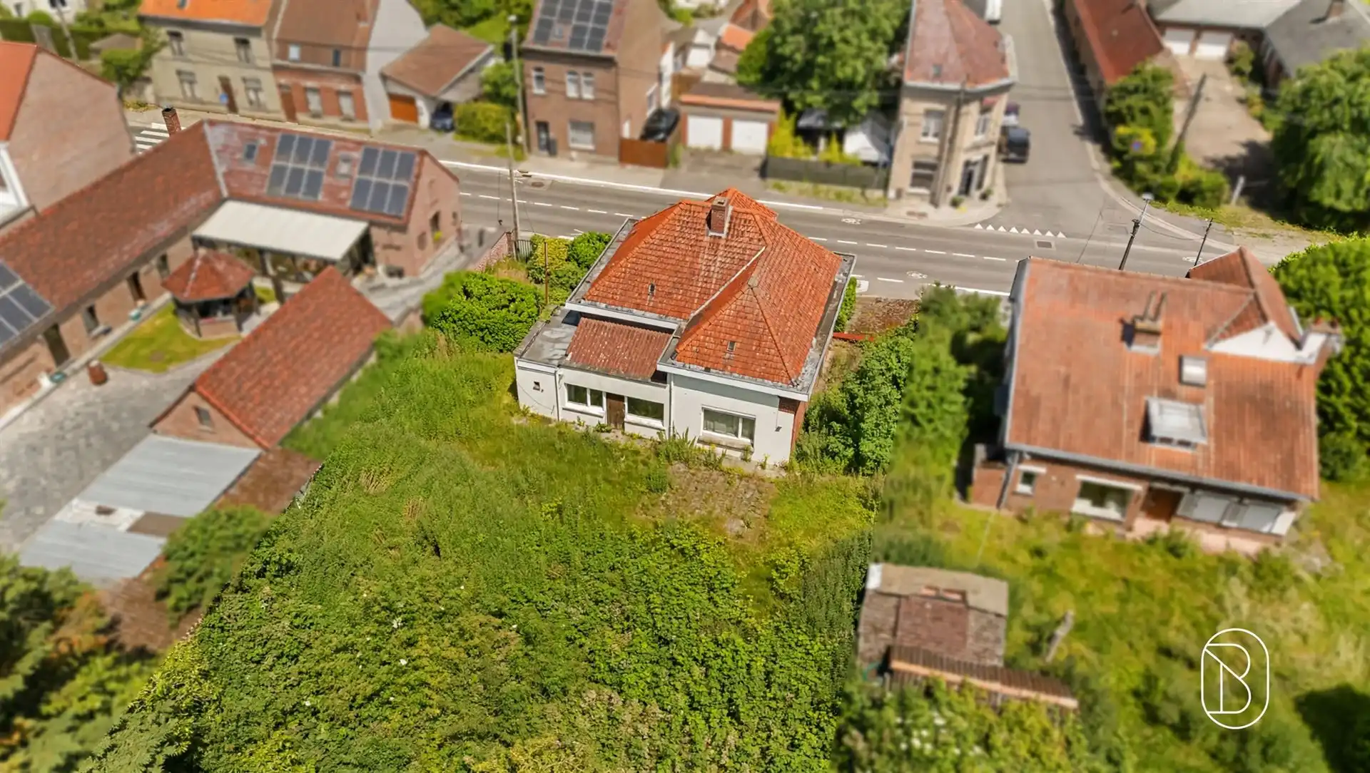 Charmante te renoveren woning, met mooie tuin. foto 14