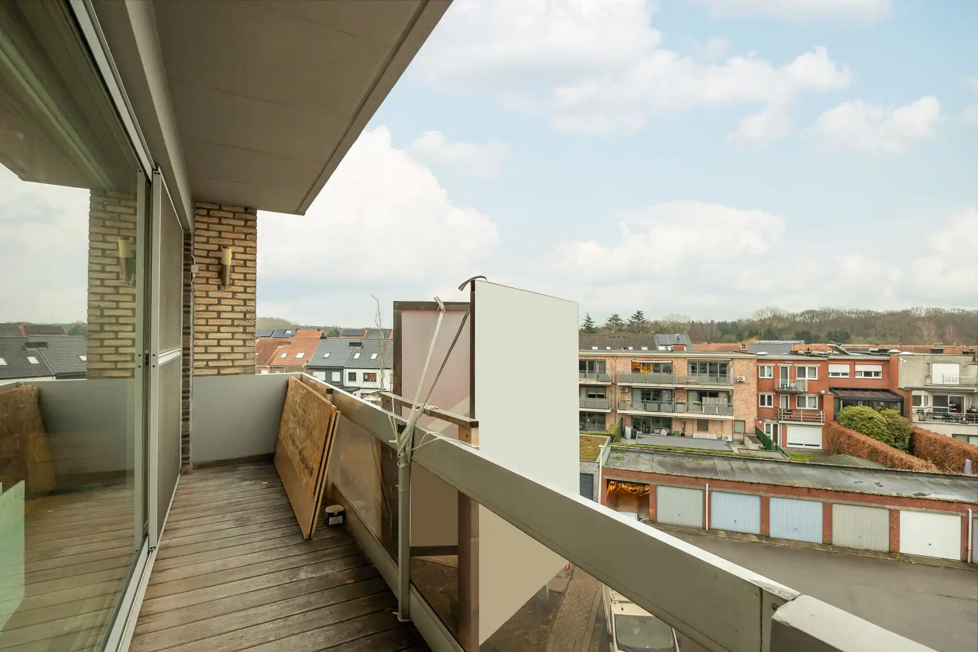 Lichtrijk appartement met drie slaapkamers en terras foto 34