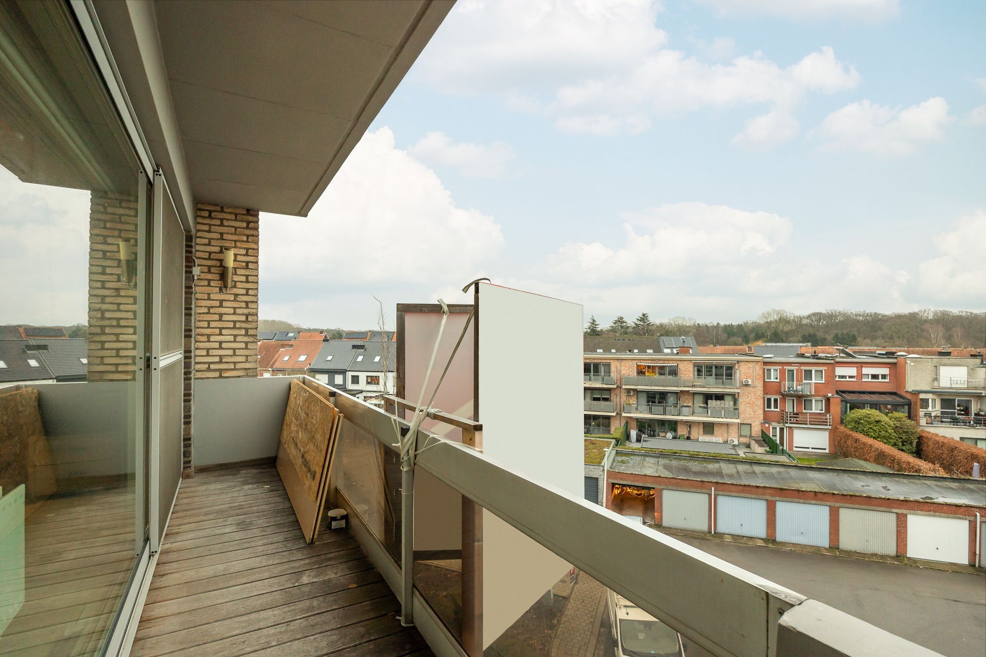 Lichtrijk appartement met drie slaapkamers en terras foto 34