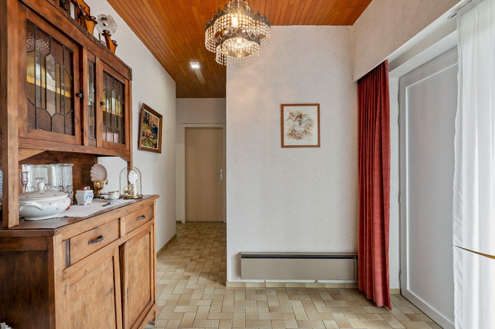 Woning met tuin, garage en 3 slaapkamers met 1715m² oppervlakte foto 6