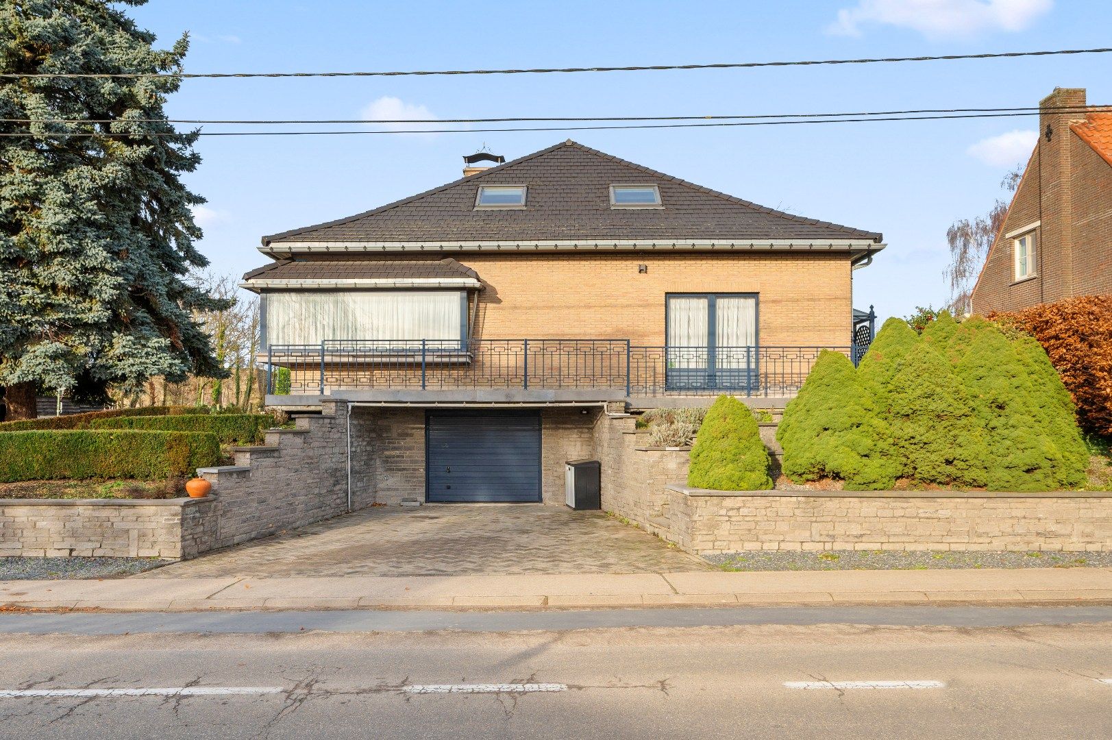 Instapklare open bebouwing met veel ruimte en mogelijkheden in Tienen foto {{pictureIndex}}