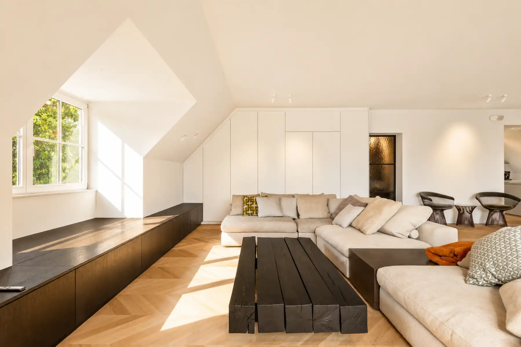 Exclusief duplex dakappartement met zicht op weiland. foto 6
