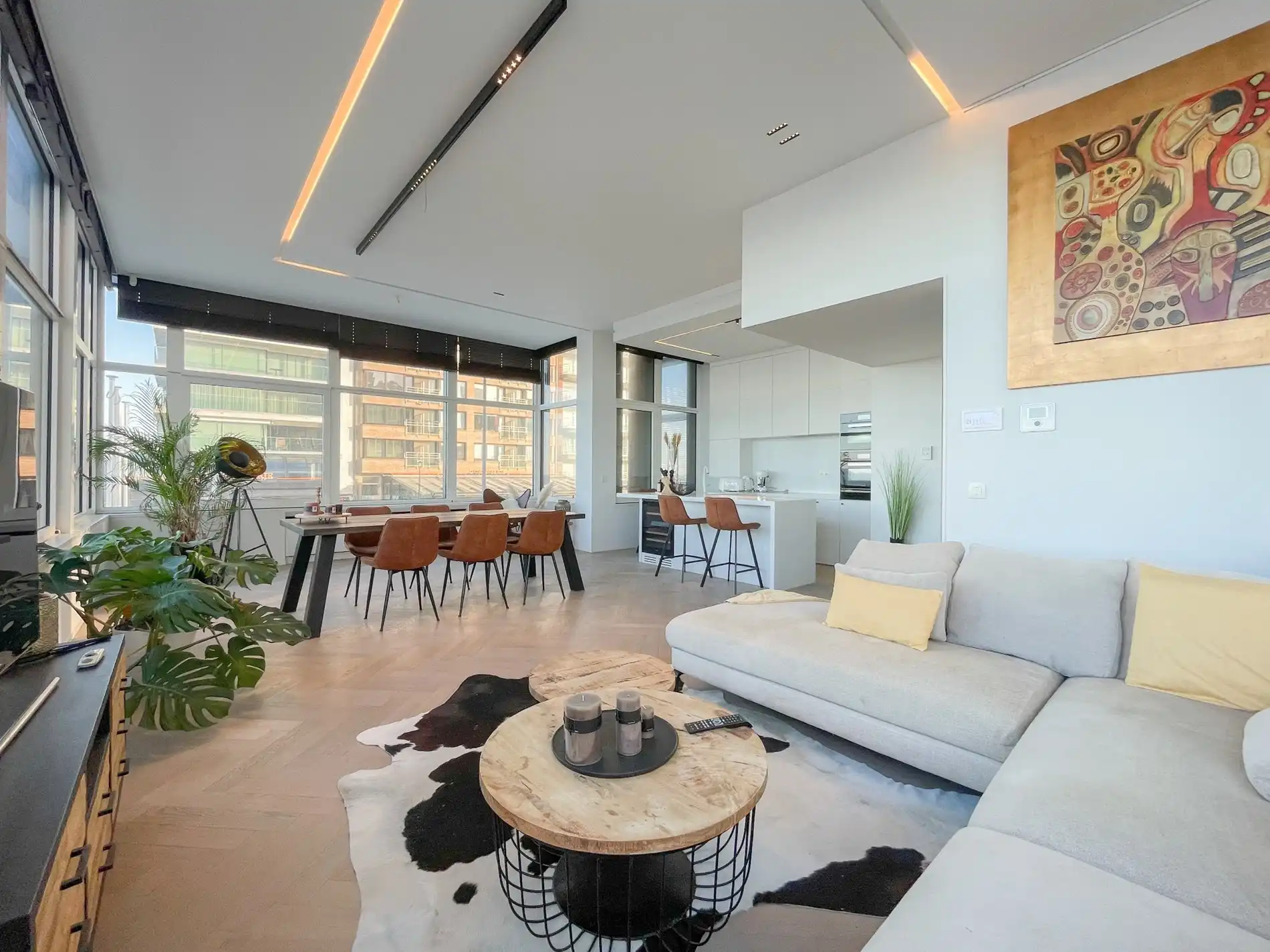 Uitzonderlijk, luxueus afgewerkt hoekappartement met frontaal zeezicht. foto 3