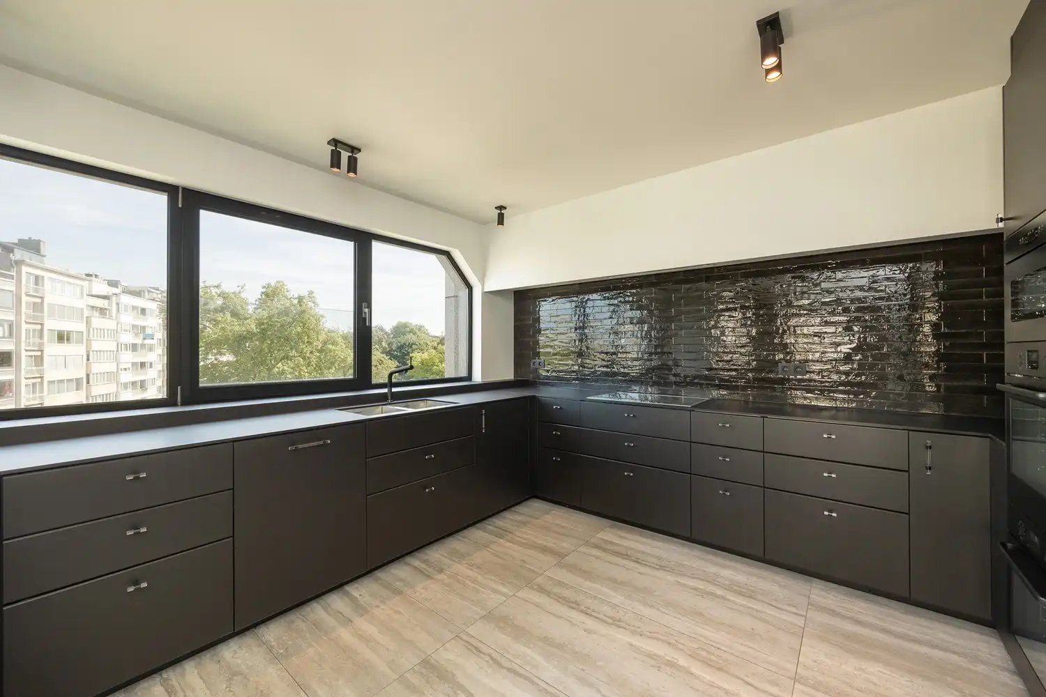 Luxueus en energiezuinig hoekappartement (260m²) op de 6de verdieping met prachtig uitzicht op het Stadspark foto 9