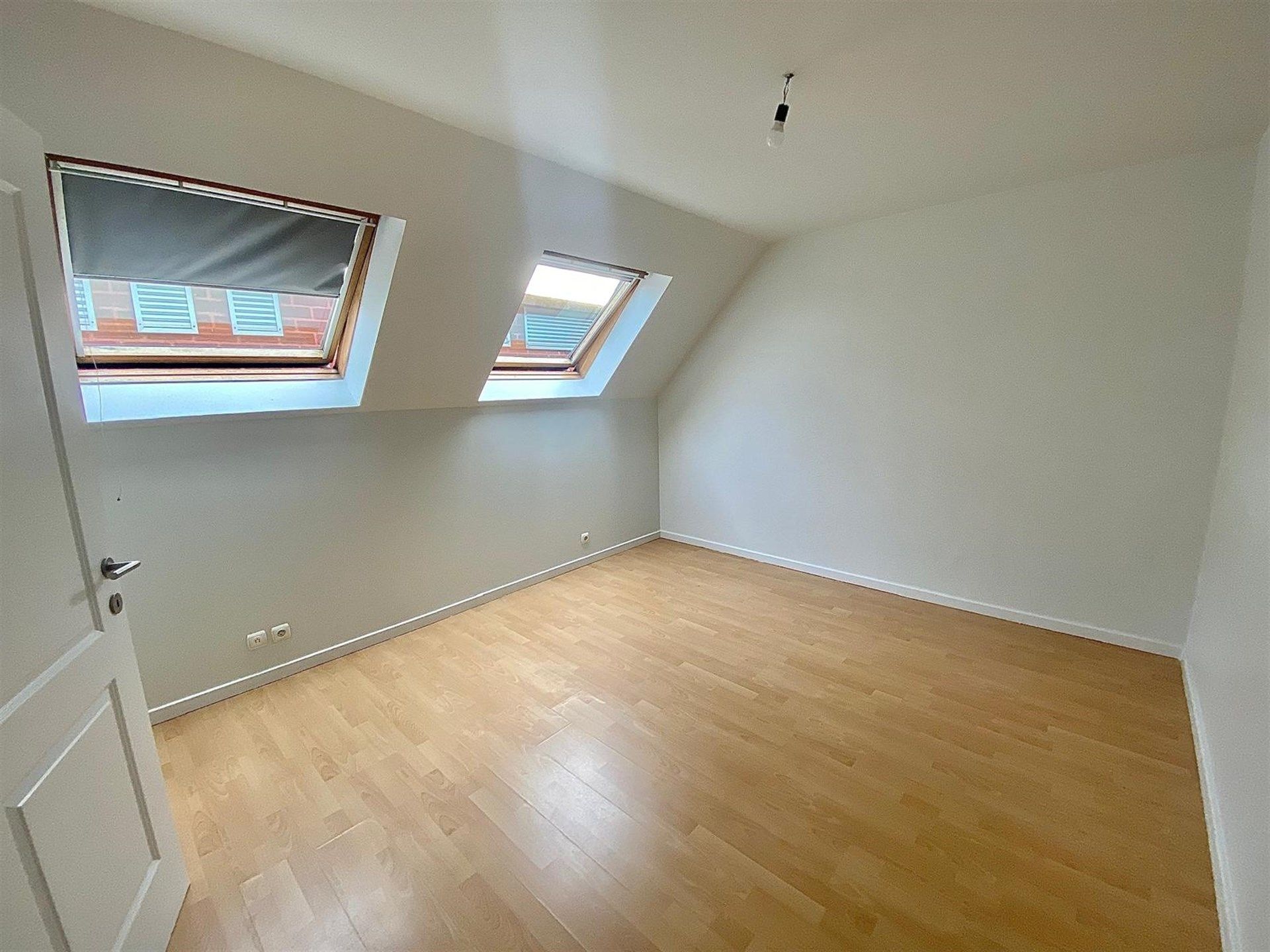 Goed gelegen appartement met één slaapkamer te Aalst foto 4