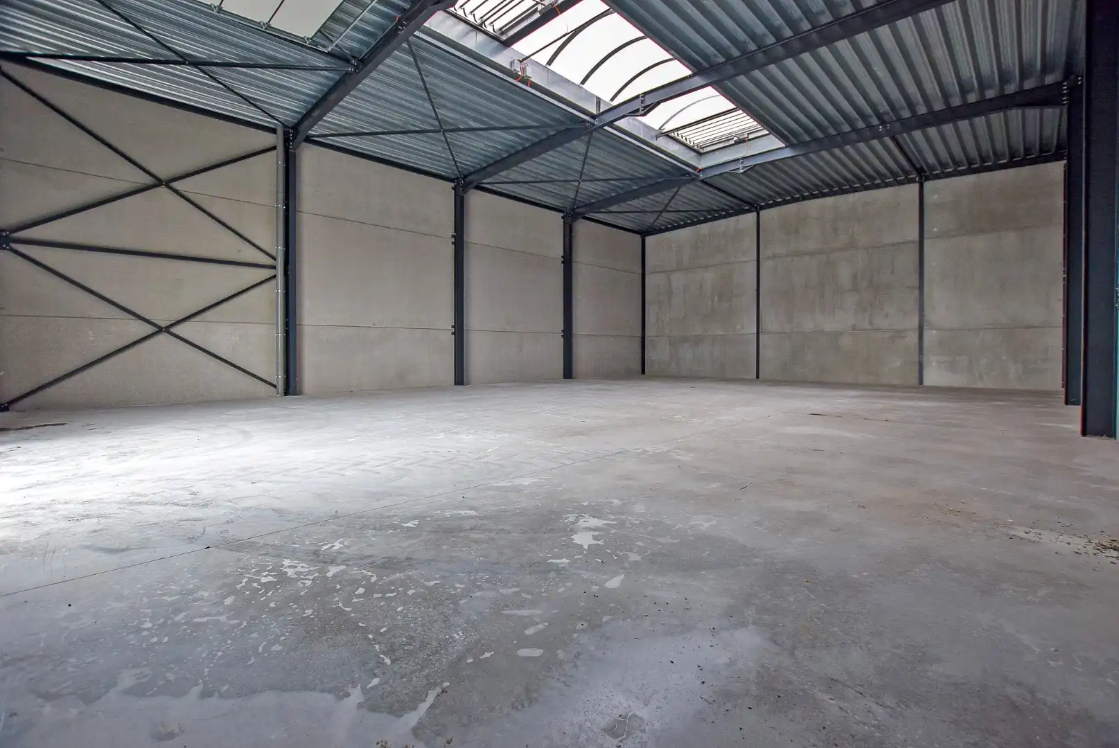 Geïsoleerde nieuwbouwloods 9G (loods 2) (290m²) te huur op een industrie- ambachtzone te Vleteren foto 3