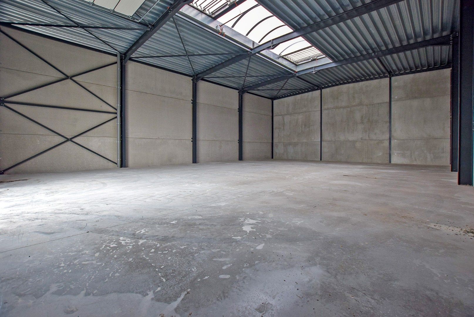 Geïsoleerde nieuwbouwloods 9G (loods 2) (290m²) te huur op een industrie- ambachtzone te Vleteren foto 3