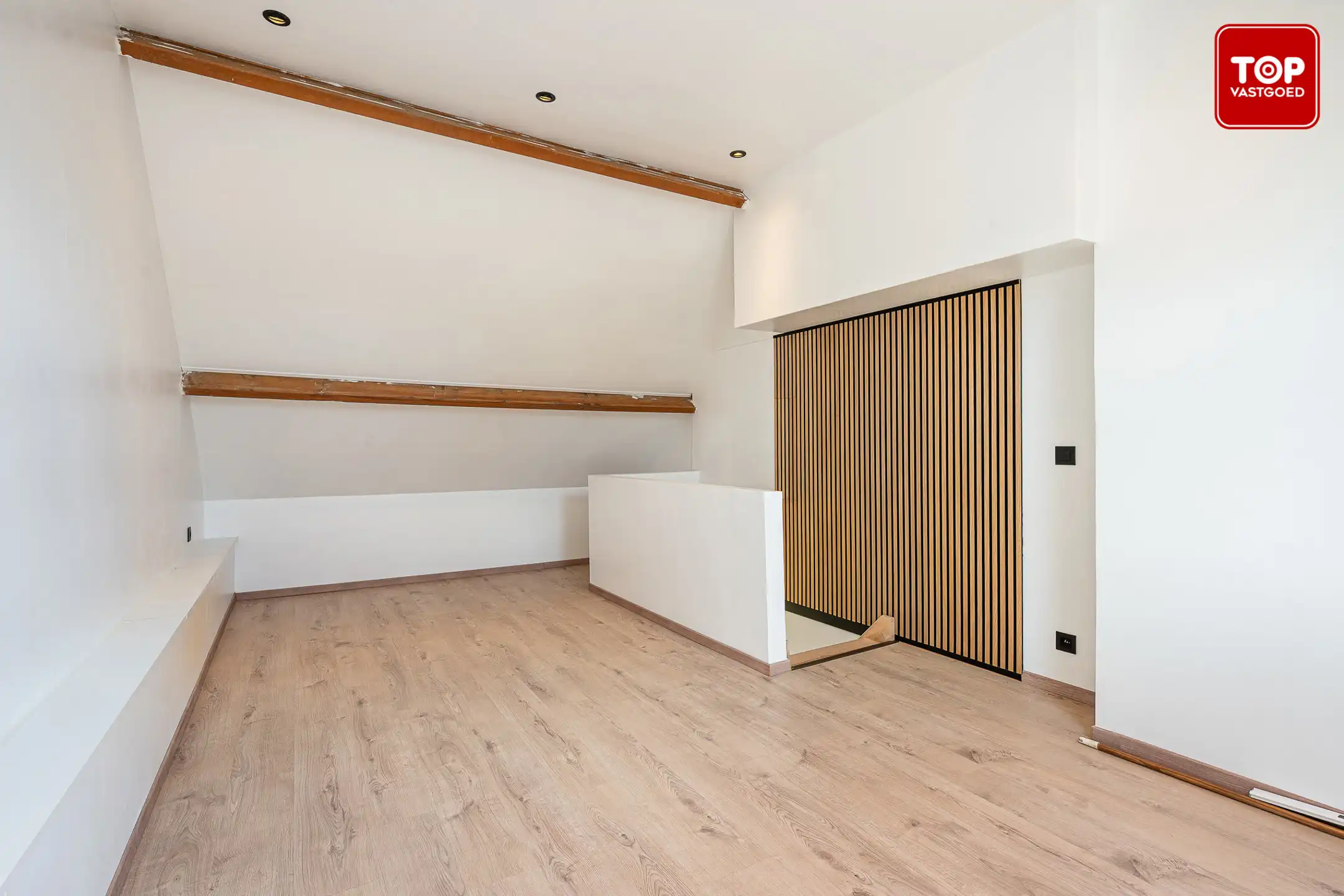 Instapklare woning met mooi aangelegde tuin.  foto 23